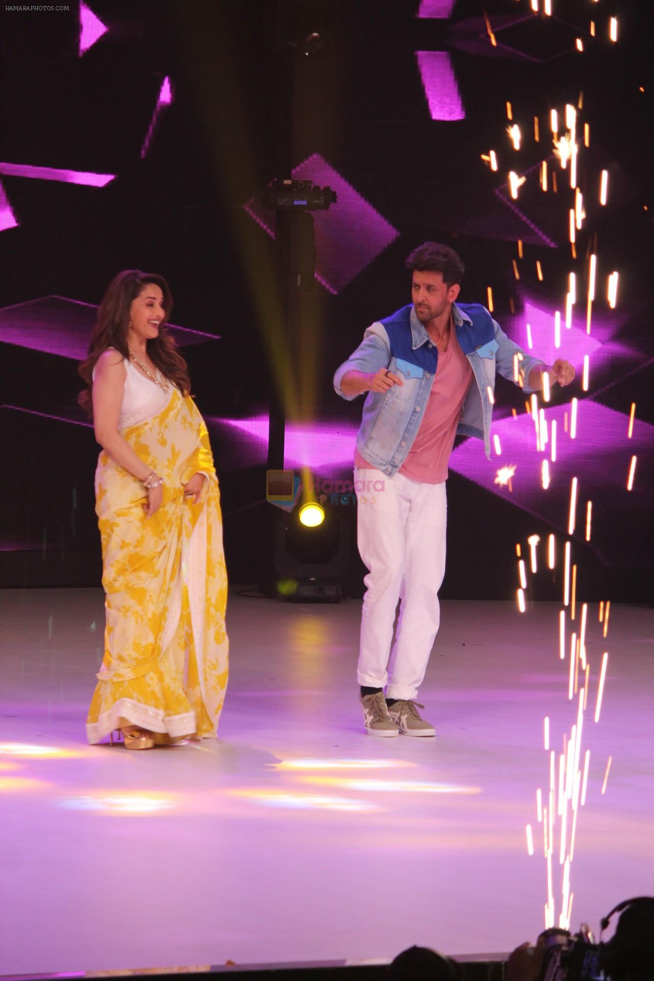 Hrithik Roshan, Madhuri Dixit on the sets of colors Dance Deewane in filmcity on 2nd July 2019