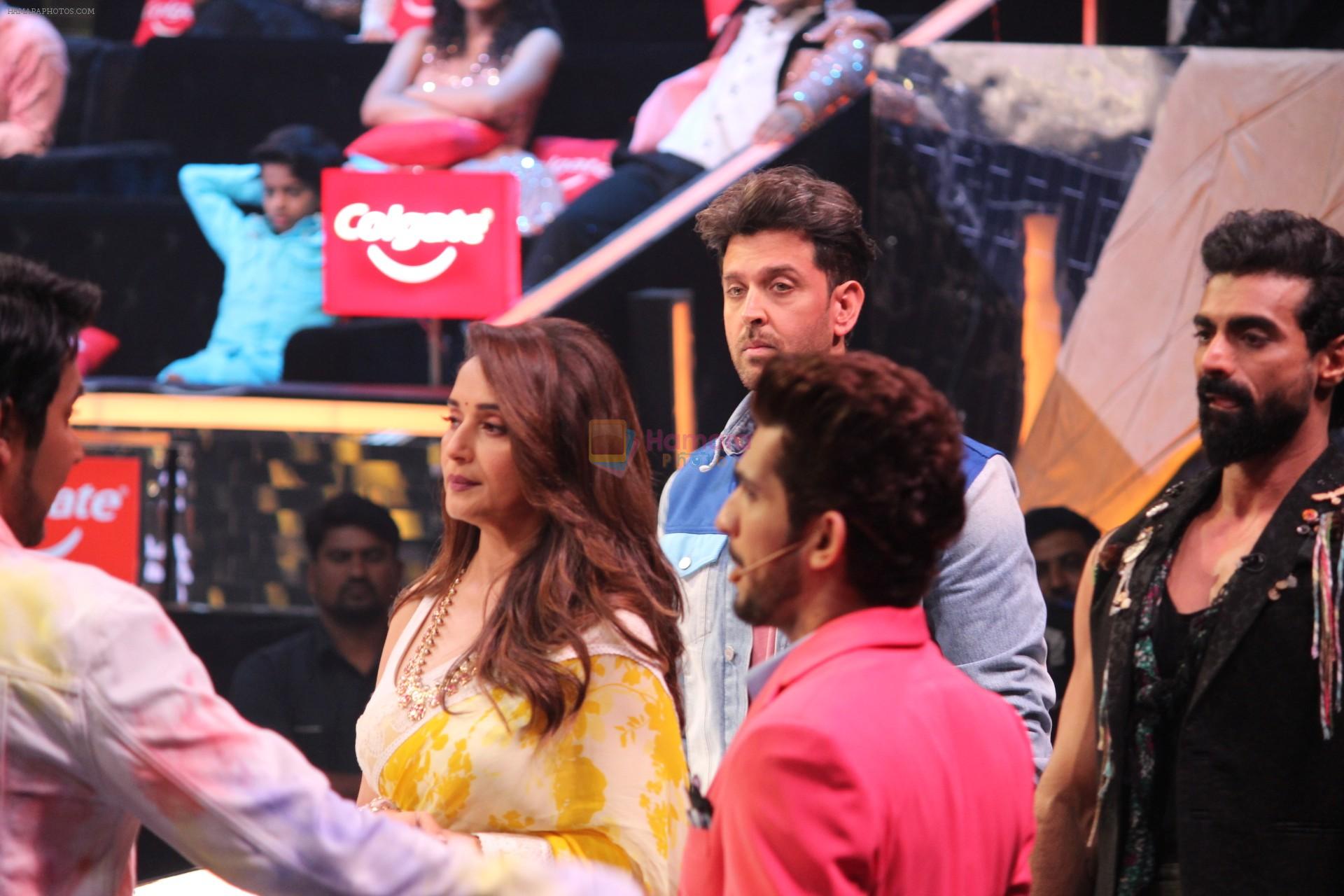 Hrithik Roshan, Madhuri Dixit on the sets of colors Dance Deewane in filmcity on 2nd July 2019