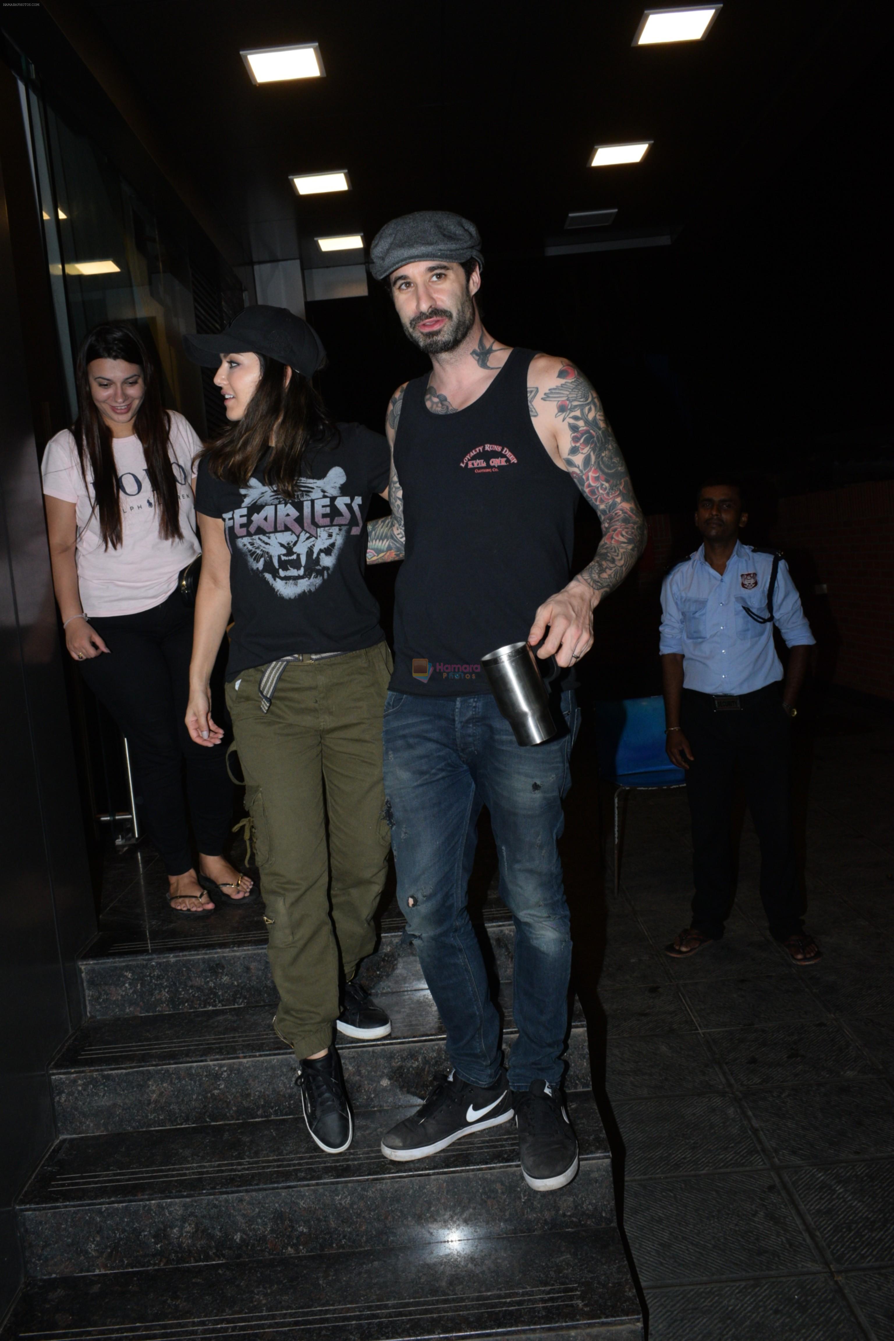 Sunny Leone, Daniel webber spotted at juhu on 7th July 2019