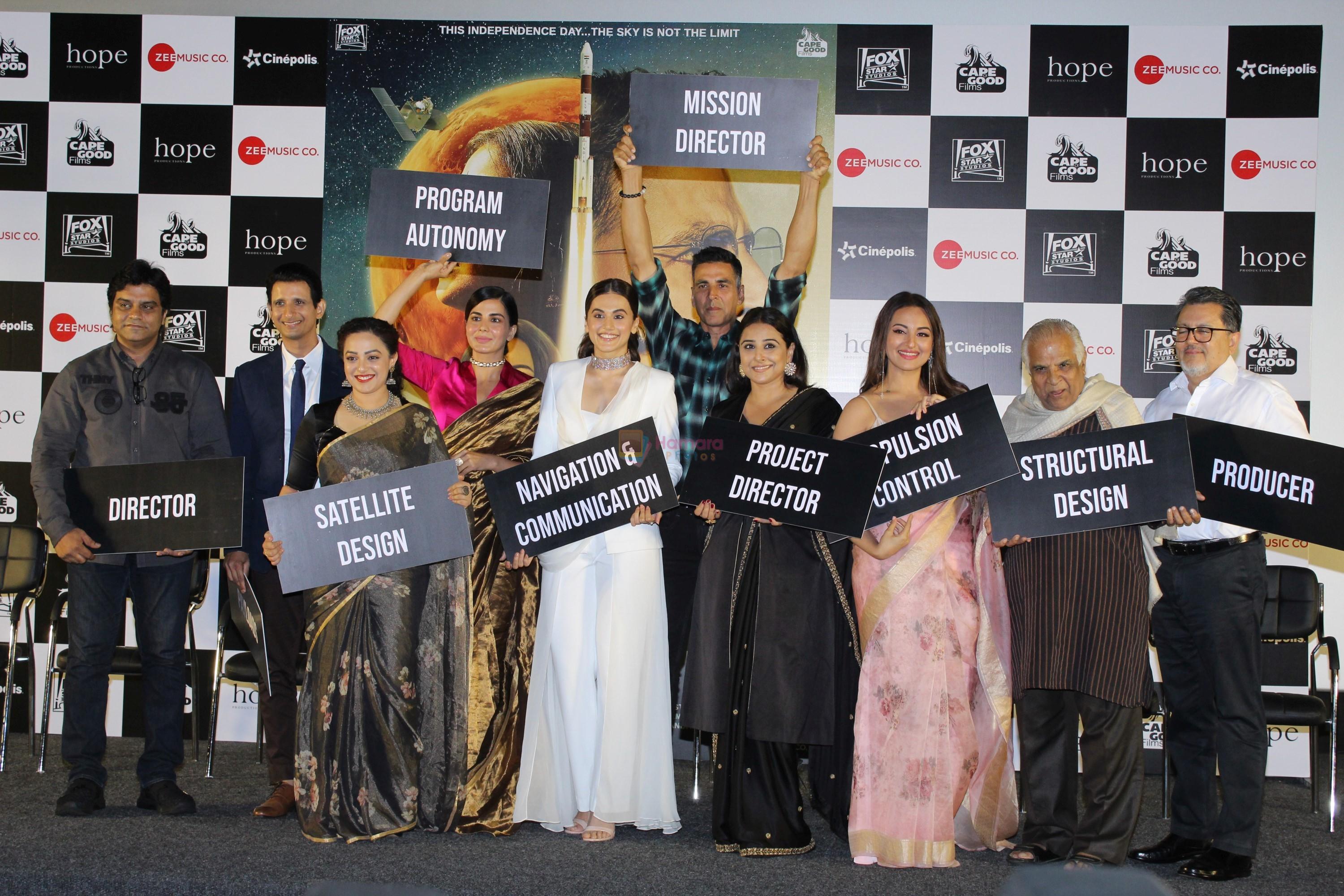 Akshay Kumar, Vidya Balan, Sonakshi Sinha, Kirti Kulhari, Taapsee Pannu, Nithya Menen at the Trailer Launch Of Film Mission Mangal on 18th July 2019