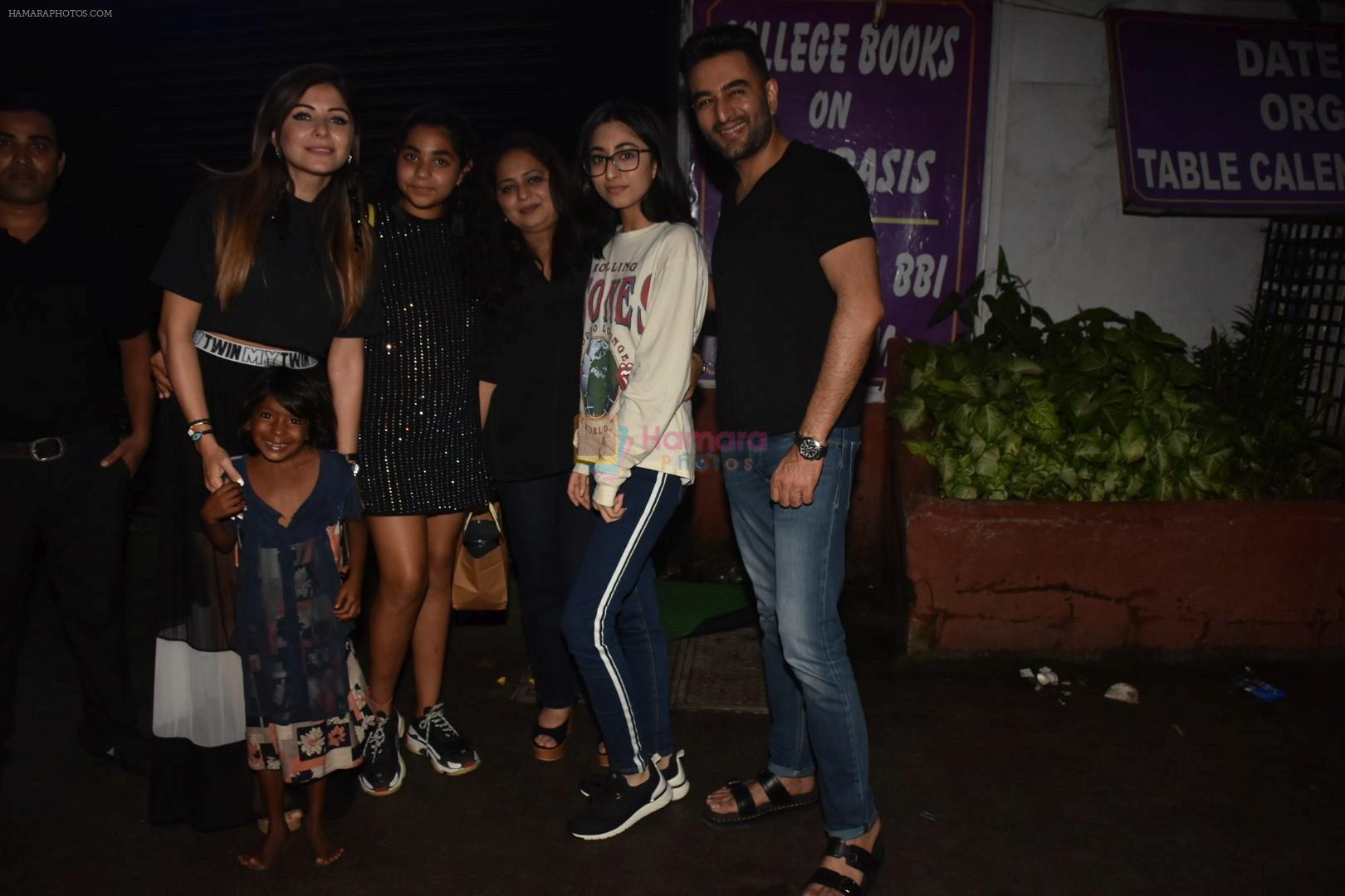 Shekhar Ravjiani & Kanika Kapoor spotted at Bastian in bandra on 31st July 2019