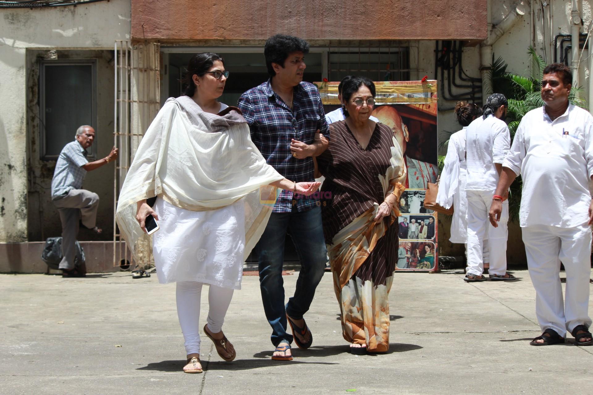 Tabassum at the funeral of Mohammed Zahur Khayyam on 20th Aug 2019