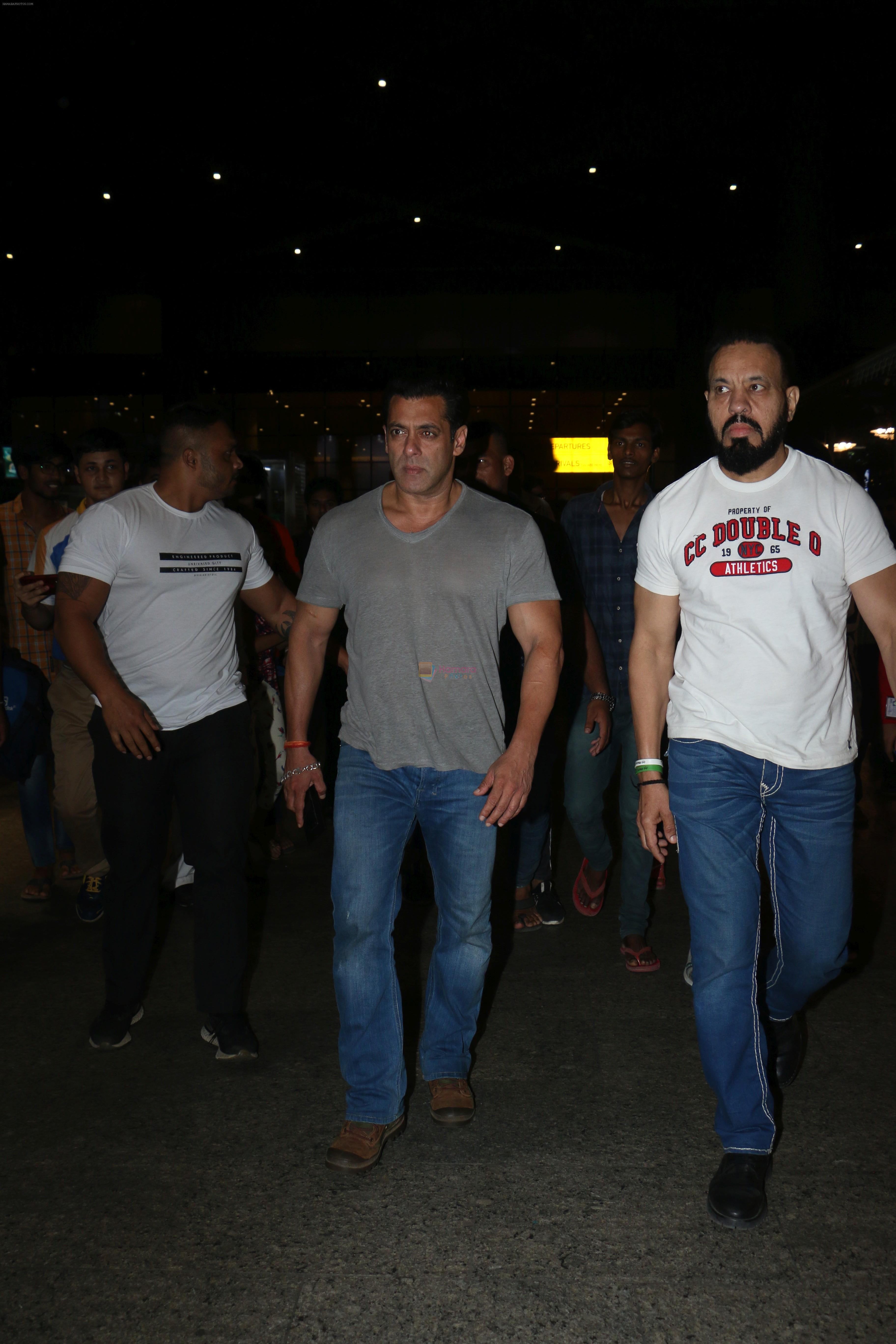 Salman Khan spotted at airport on 20th Aug 2019