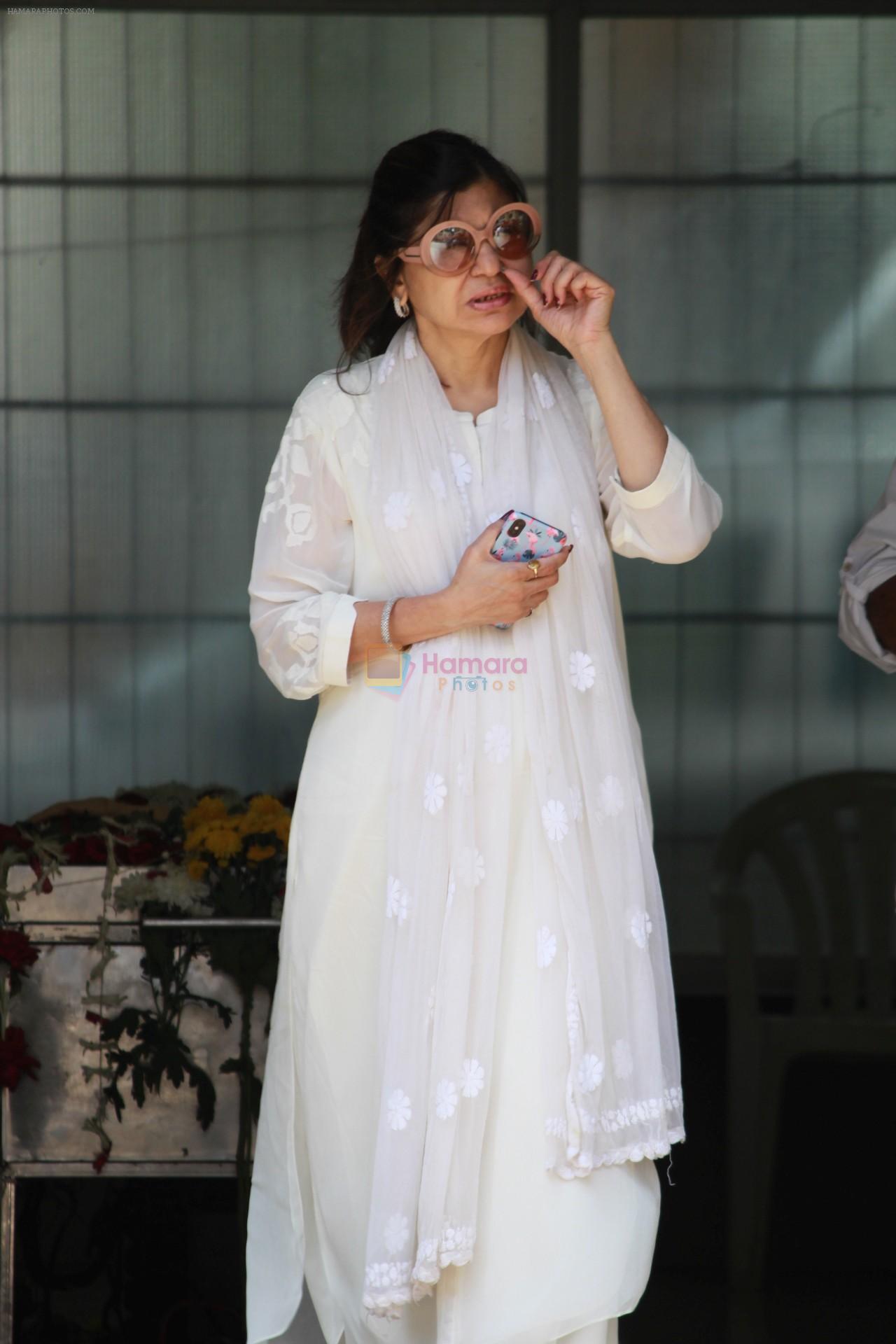 Alka Yagnik at the funeral of Mohammed Zahur Khayyam on 20th Aug 2019