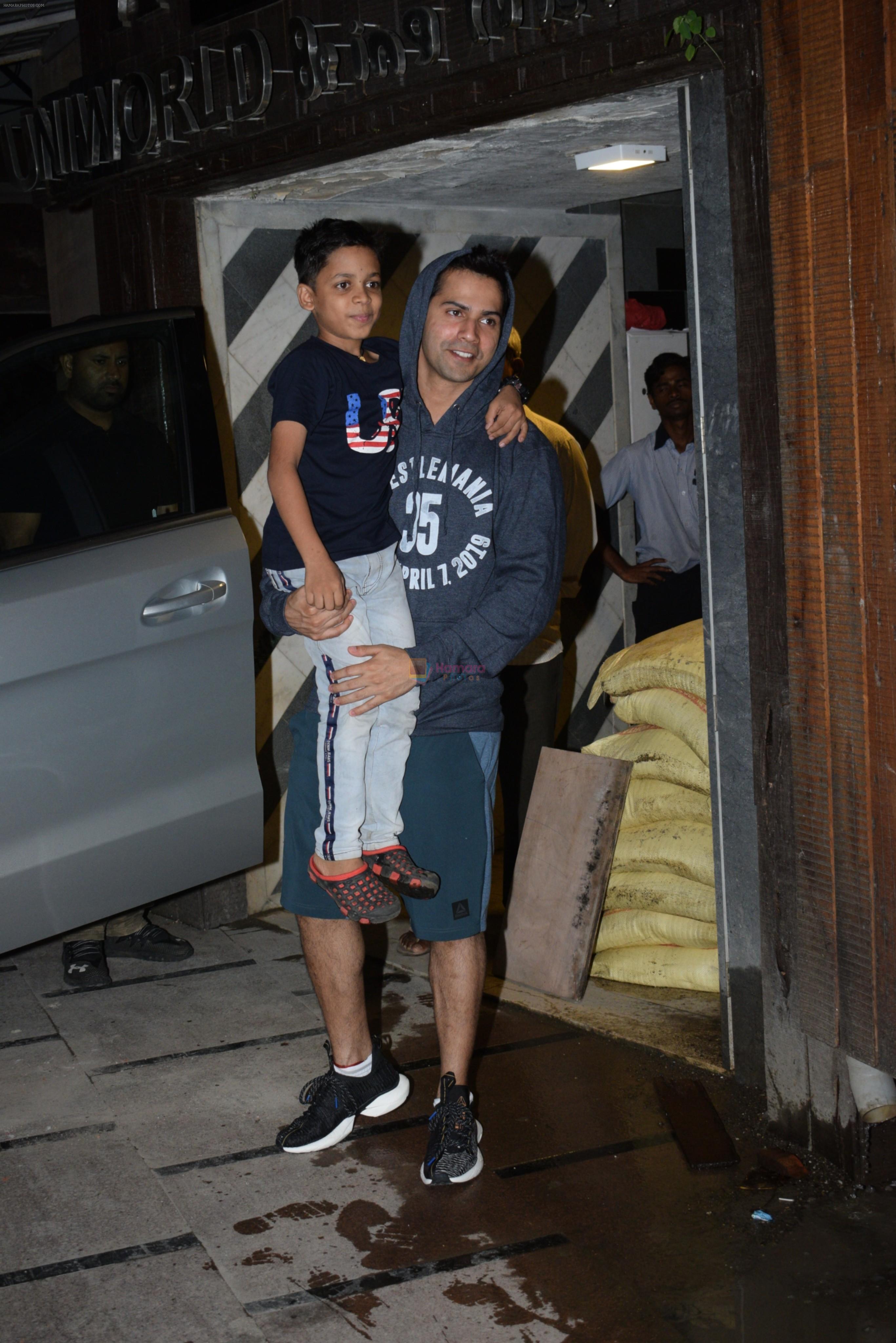 Varun Dhawan spotted at gym in juhu on 21st Aug 2019