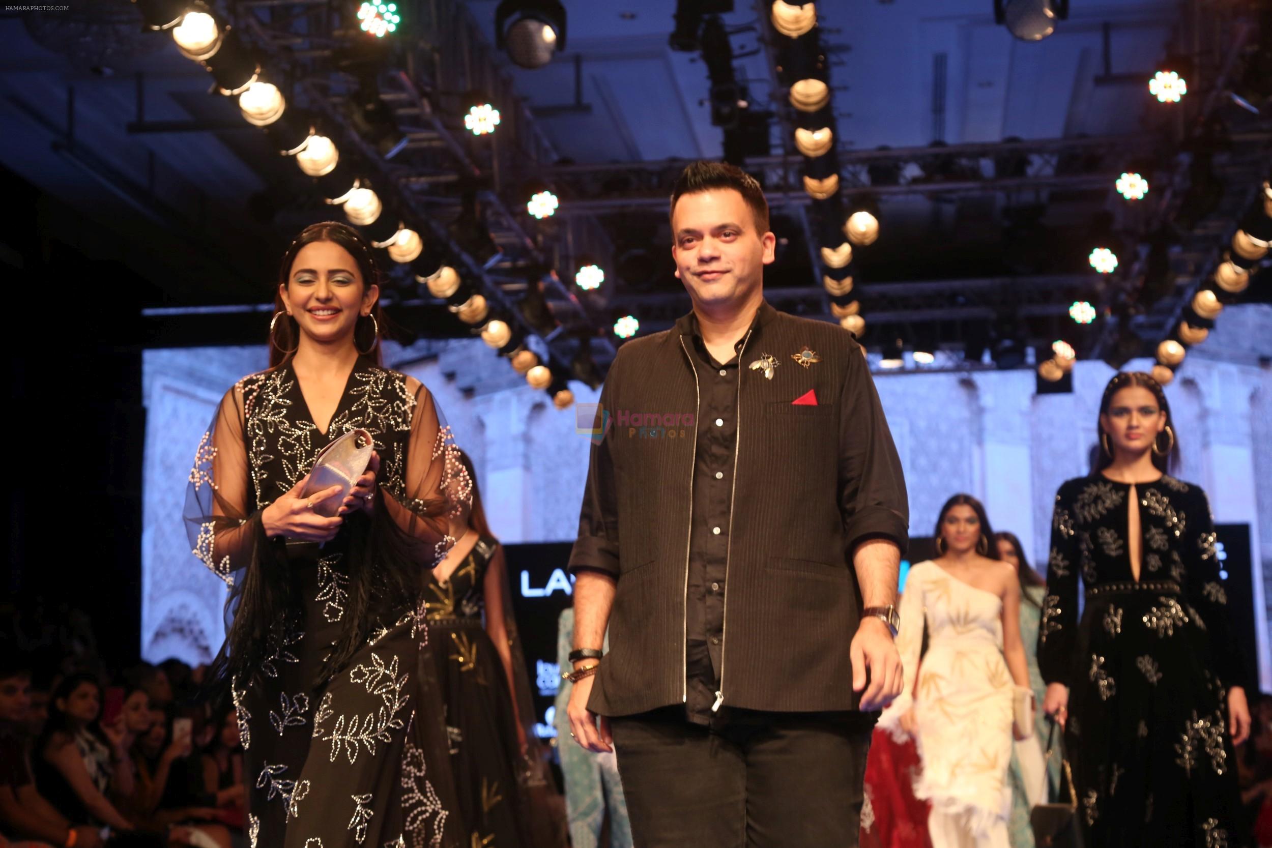 Rakul Preet Singh walk the ramp for Nachiket Barve on Lakme Fashion Week Day 3 on 23rd Aug 2019