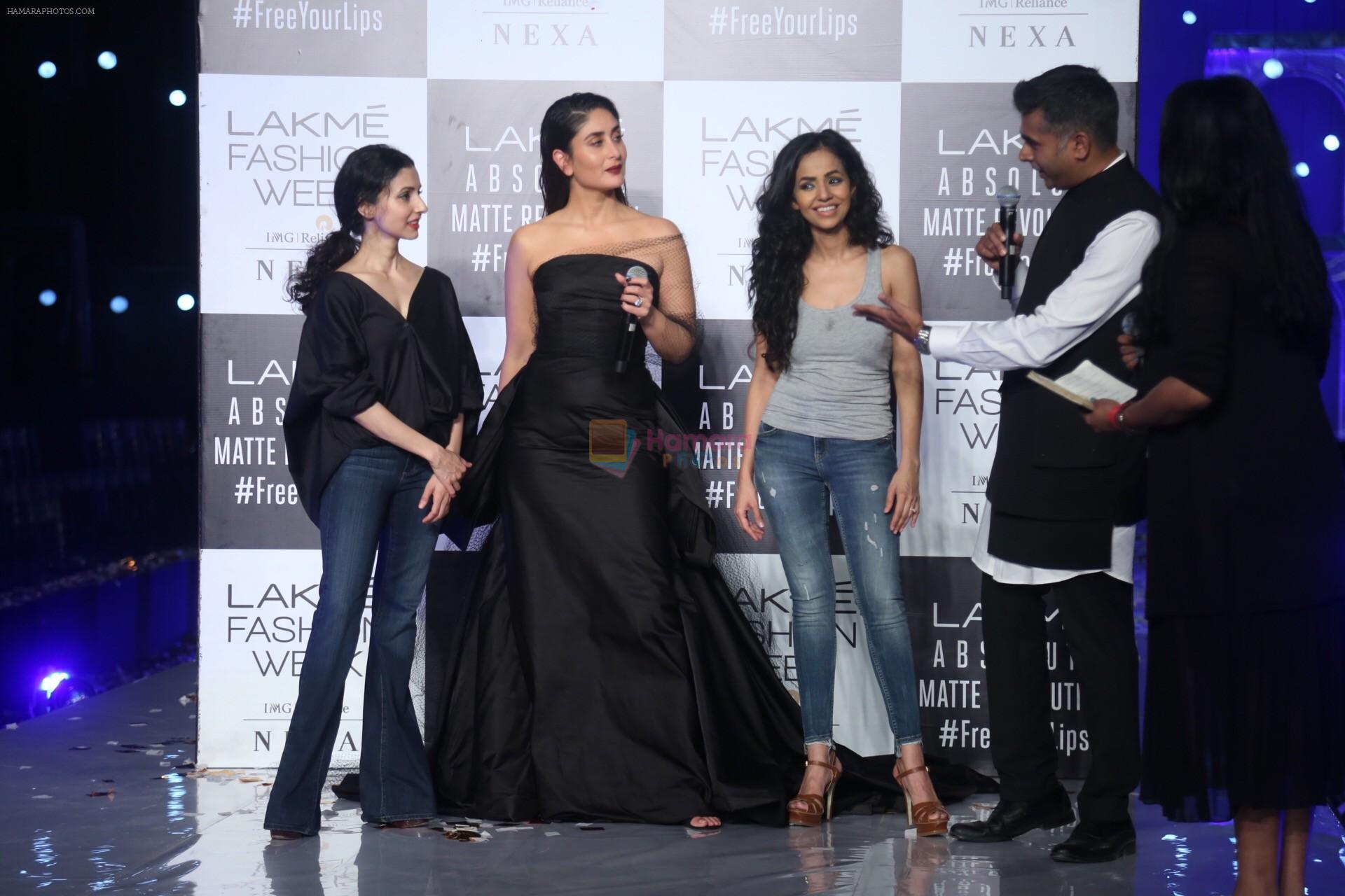 Kareena Kapoor Khan walks for Gauri & Nainika At Lakme Fashion Week 2019 on 25th Aug 2019