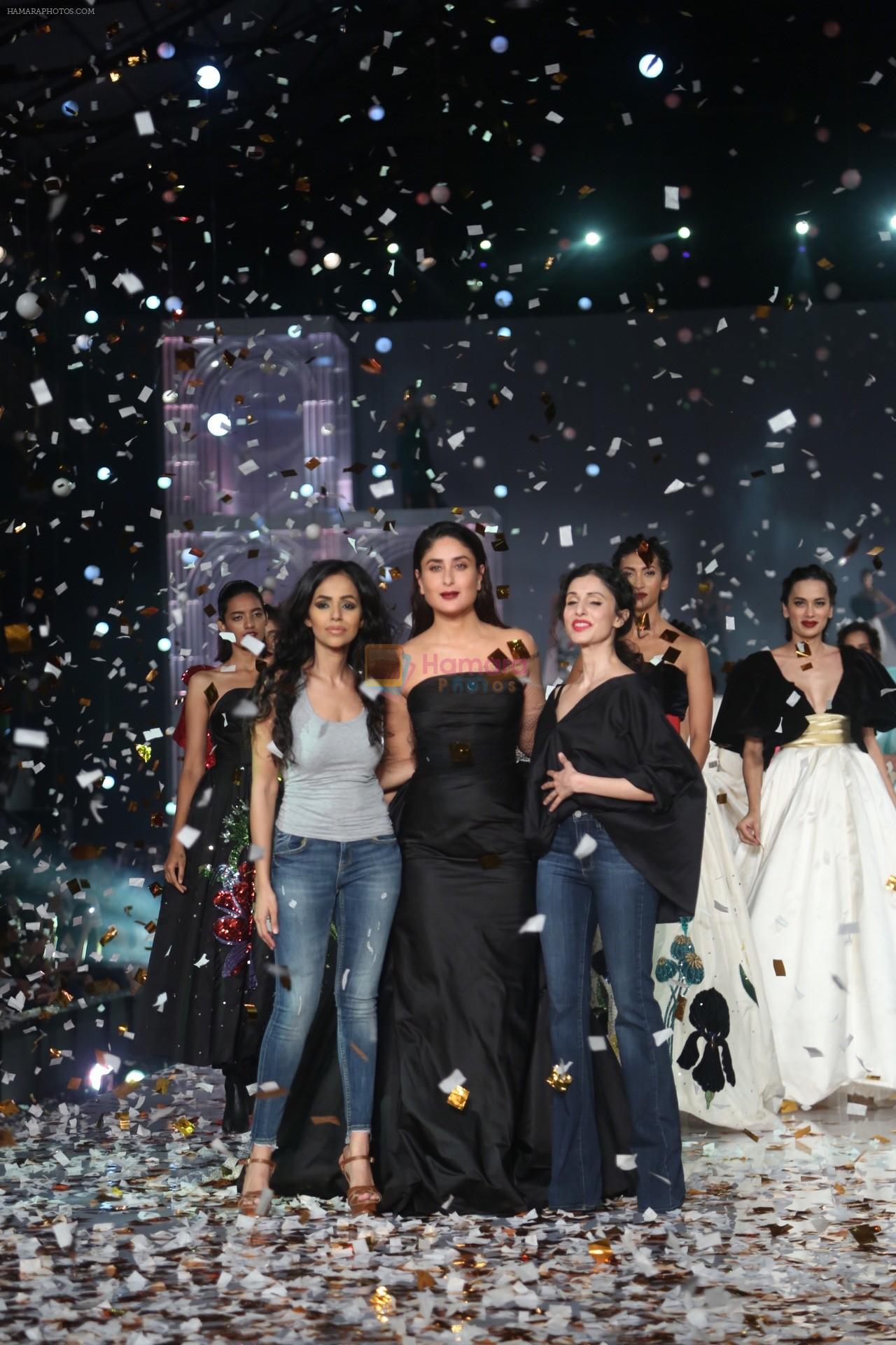 Kareena Kapoor Khan walks for Gauri & Nainika At Lakme Fashion Week 2019 on 25th Aug 2019