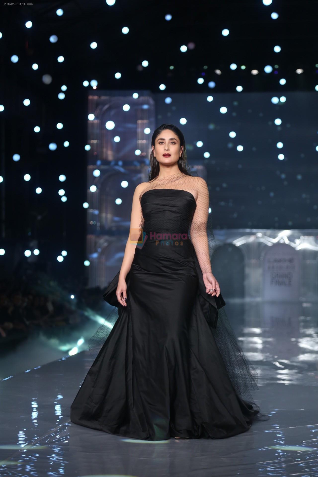 Kareena Kapoor Khan walks for Gauri & Nainika At Lakme Fashion Week 2019 on 25th Aug 2019