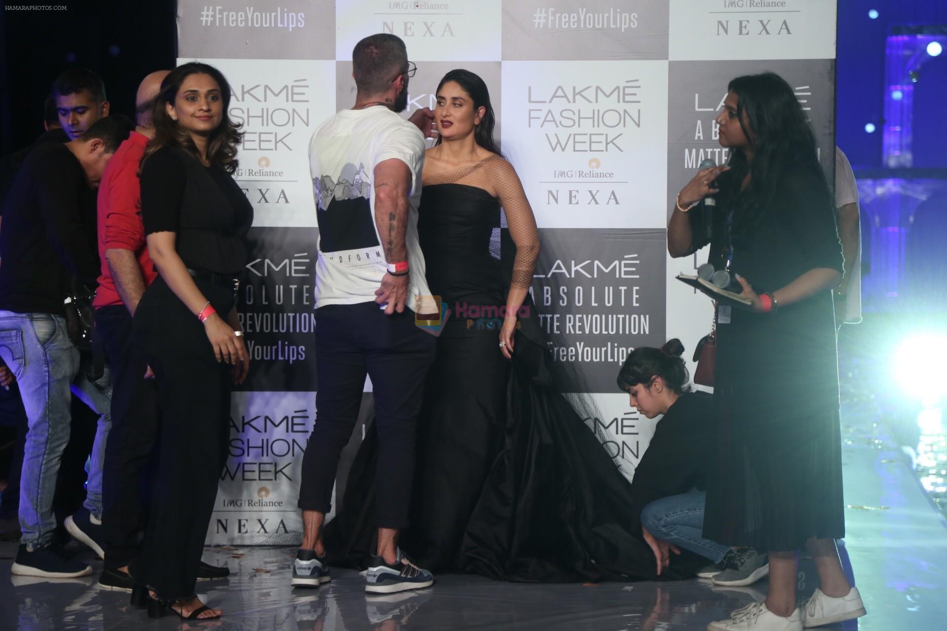 Kareena Kapoor Khan walks for Gauri & Nainika At Lakme Fashion Week 2019 on 25th Aug 2019