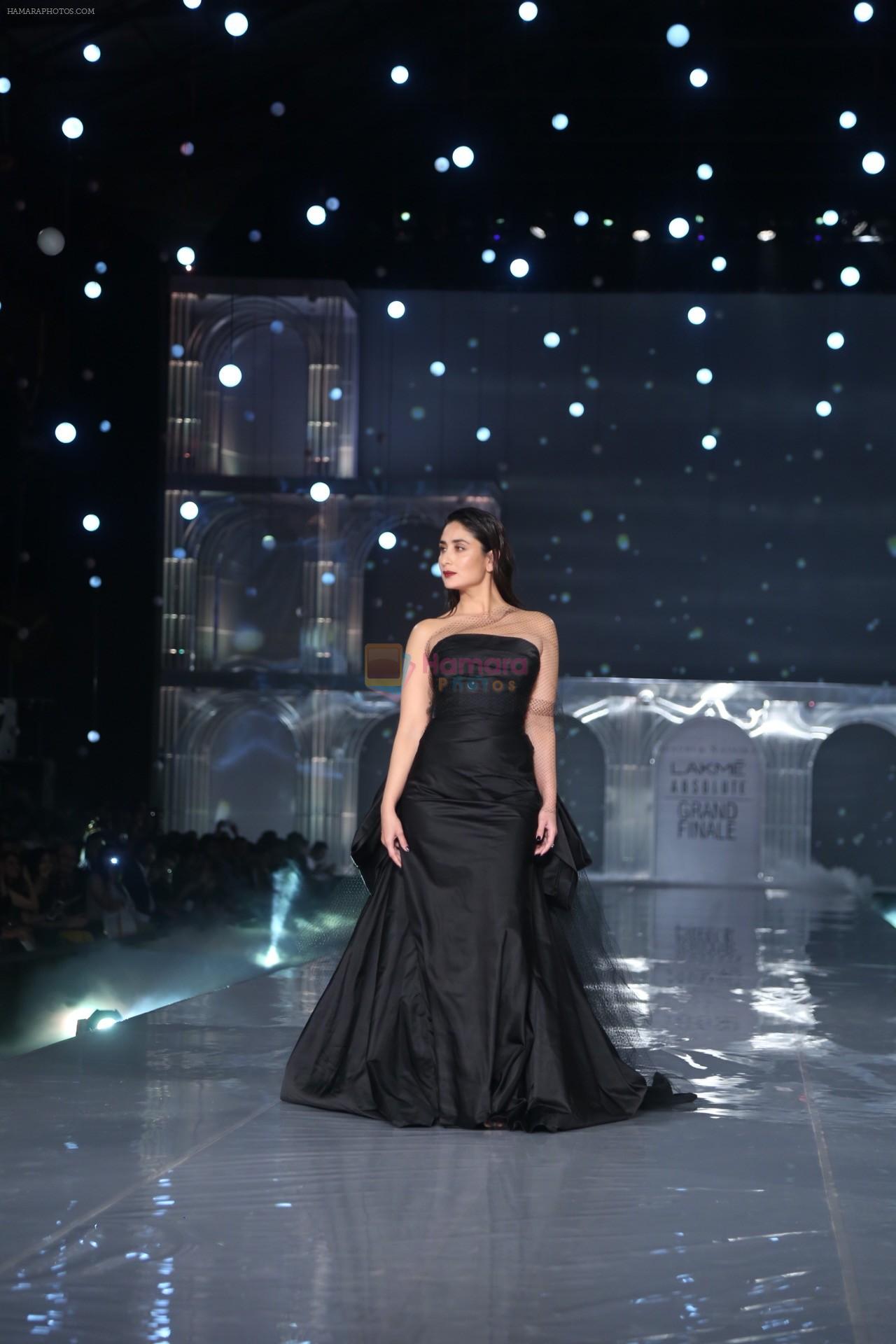 Kareena Kapoor Khan walks for Gauri & Nainika At Lakme Fashion Week 2019 on 25th Aug 2019