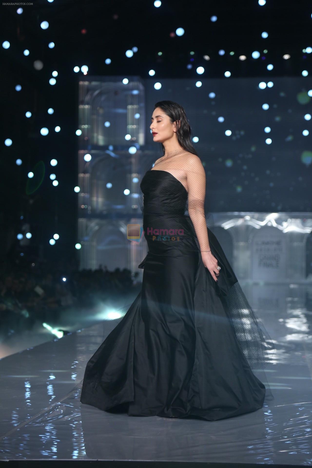 Kareena Kapoor Khan walks for Gauri & Nainika At Lakme Fashion Week 2019 on 25th Aug 2019