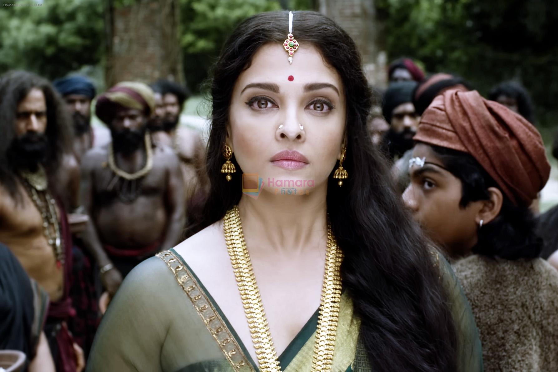 Aishwarya Rai Bachchan in Ponniyin Selvan Part 2 - 18