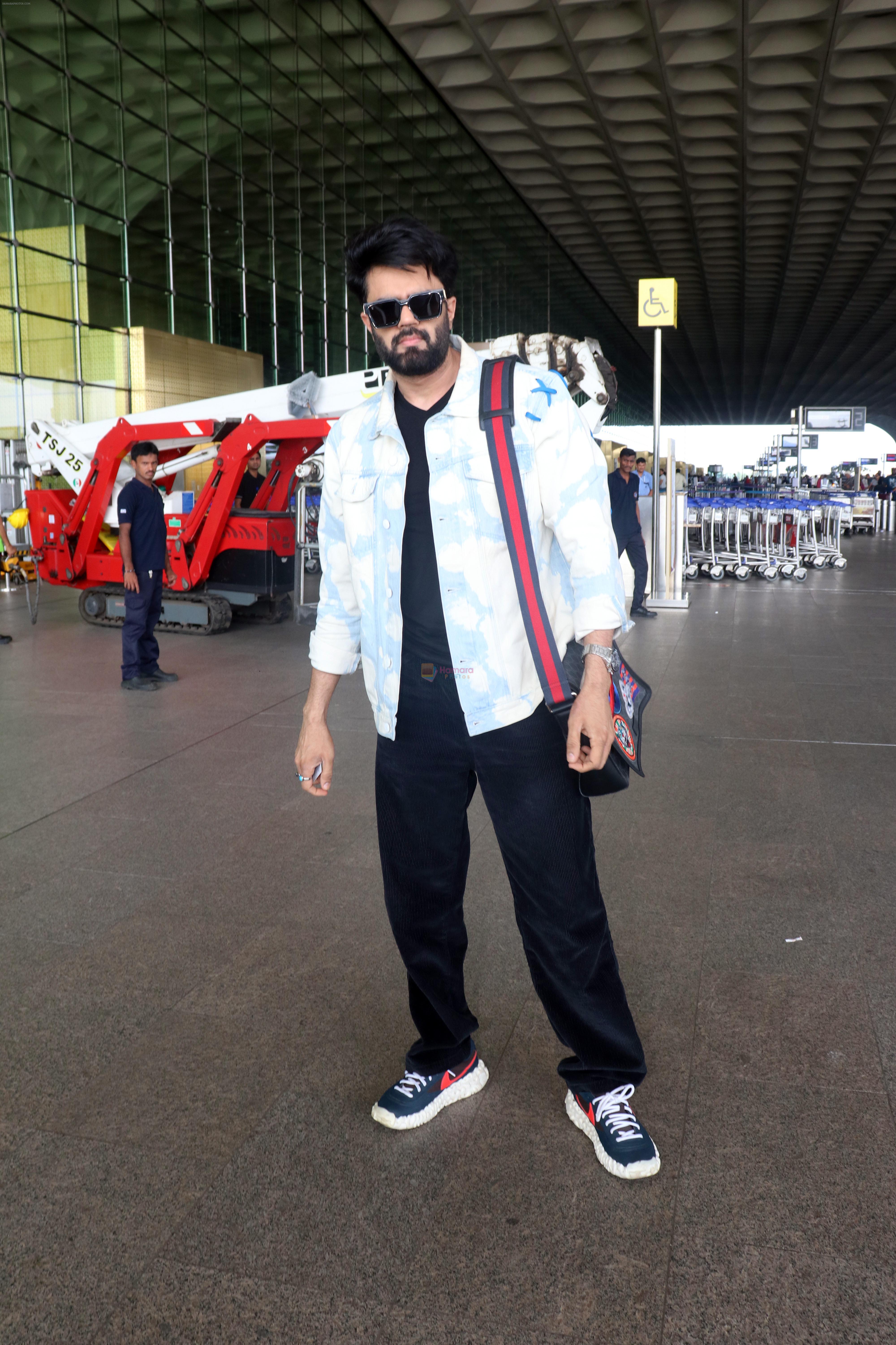 Manish Paul at the airport on 19th May 2023