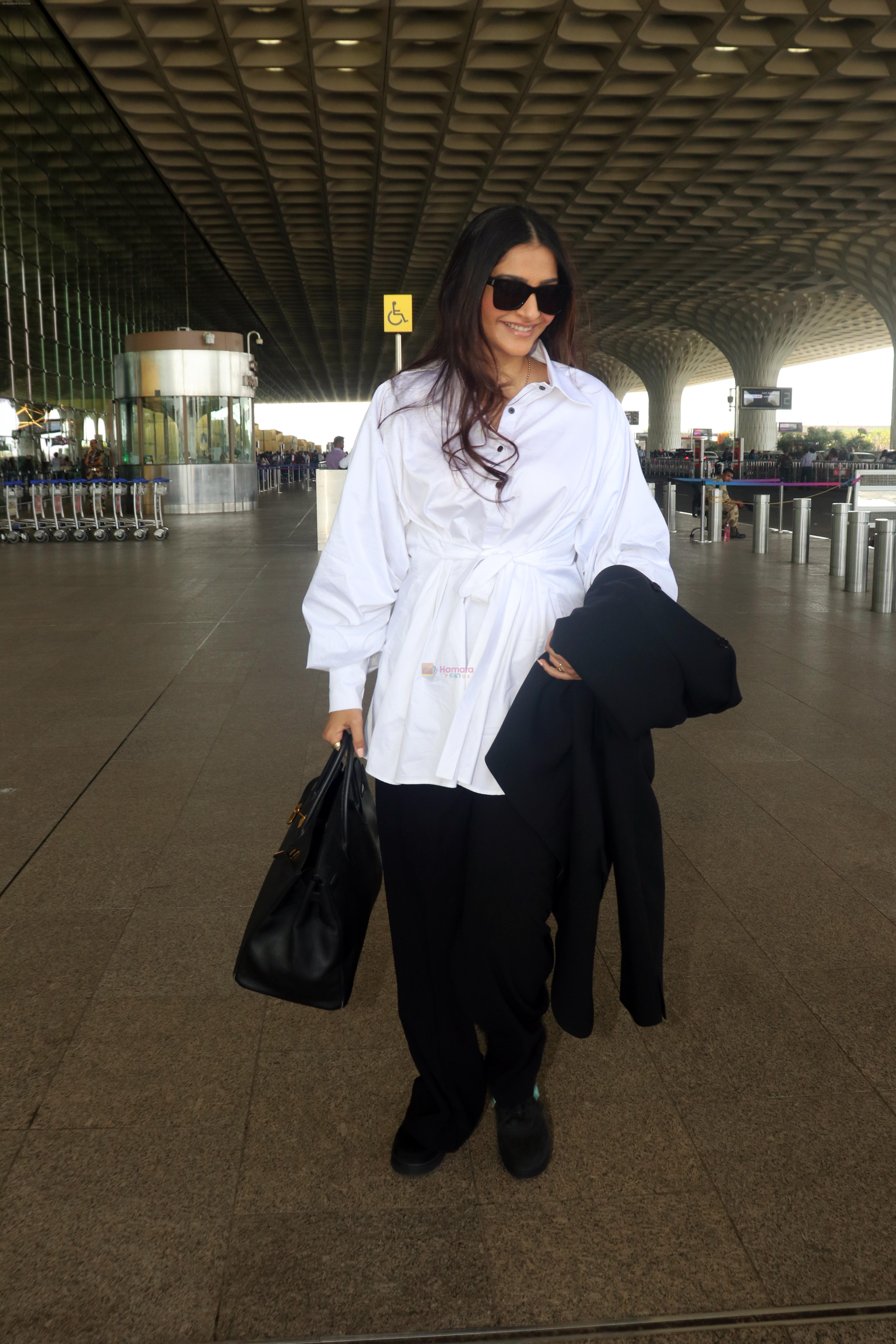 Sonam Kapoor in Black and White at the airport on 19th May 2023