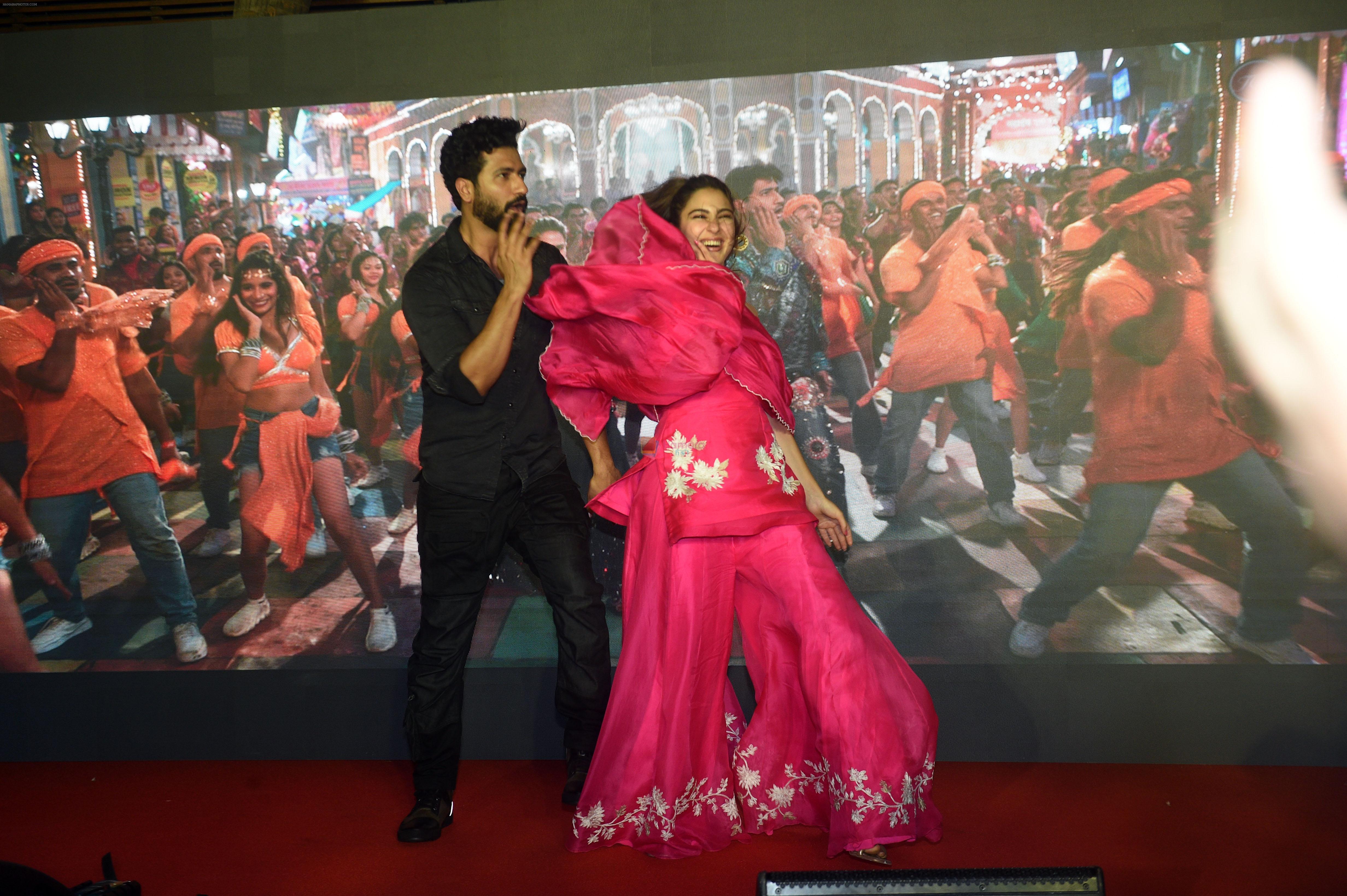 Vicky Kaushal and Sara Ali Khan launch song Tere Vaaste from movie Zara Hatke Zara Bachke on 24 May 2023