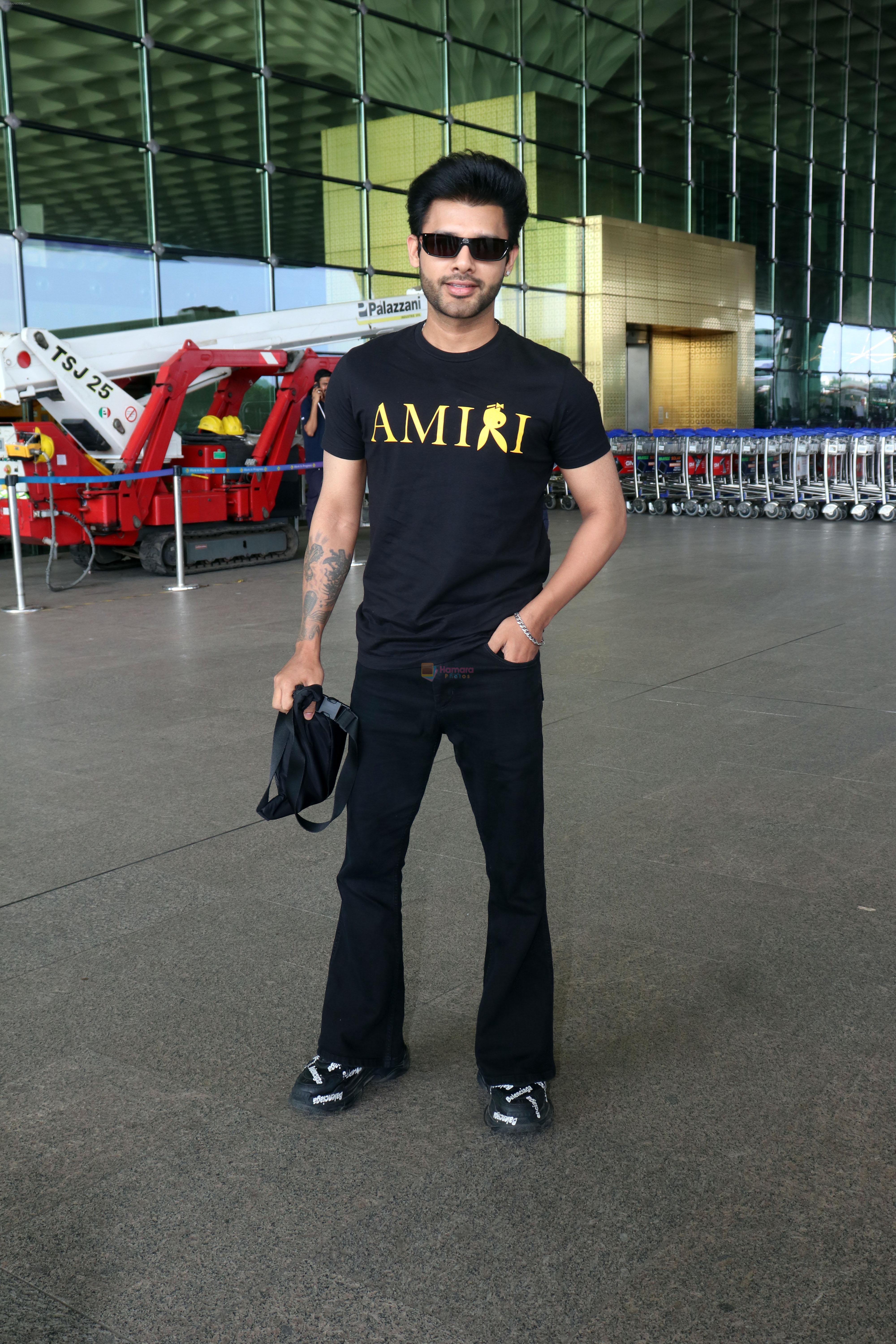 Stebin Ben in all black wearing Amiri design tshirt Balenciaga sneakers and dark goggles