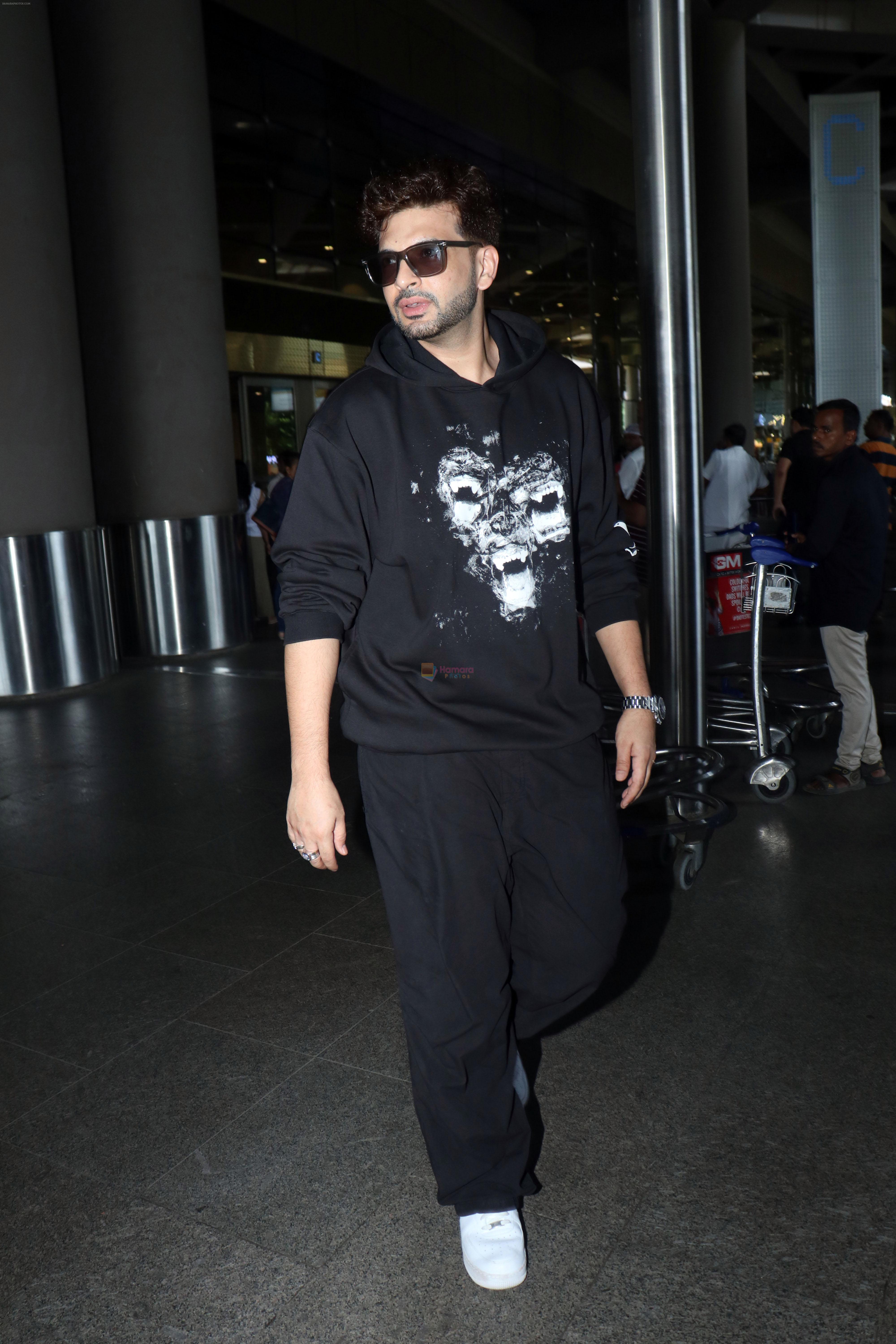 Karan Kundra all dressed in black