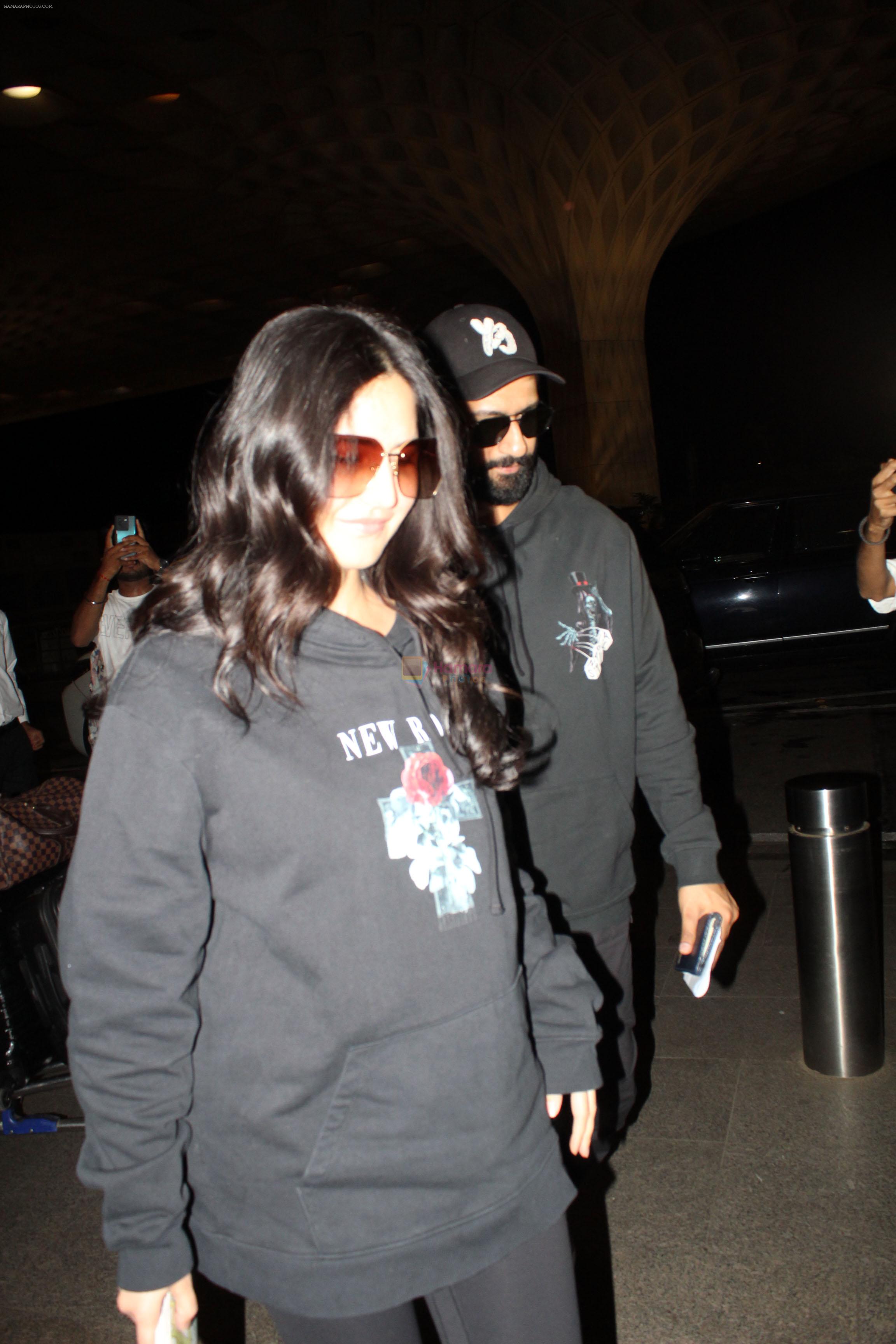 Katrina Kaif and hubby Vicky Kaushal dressed in black spotted at the airport on 15 Jun 2023