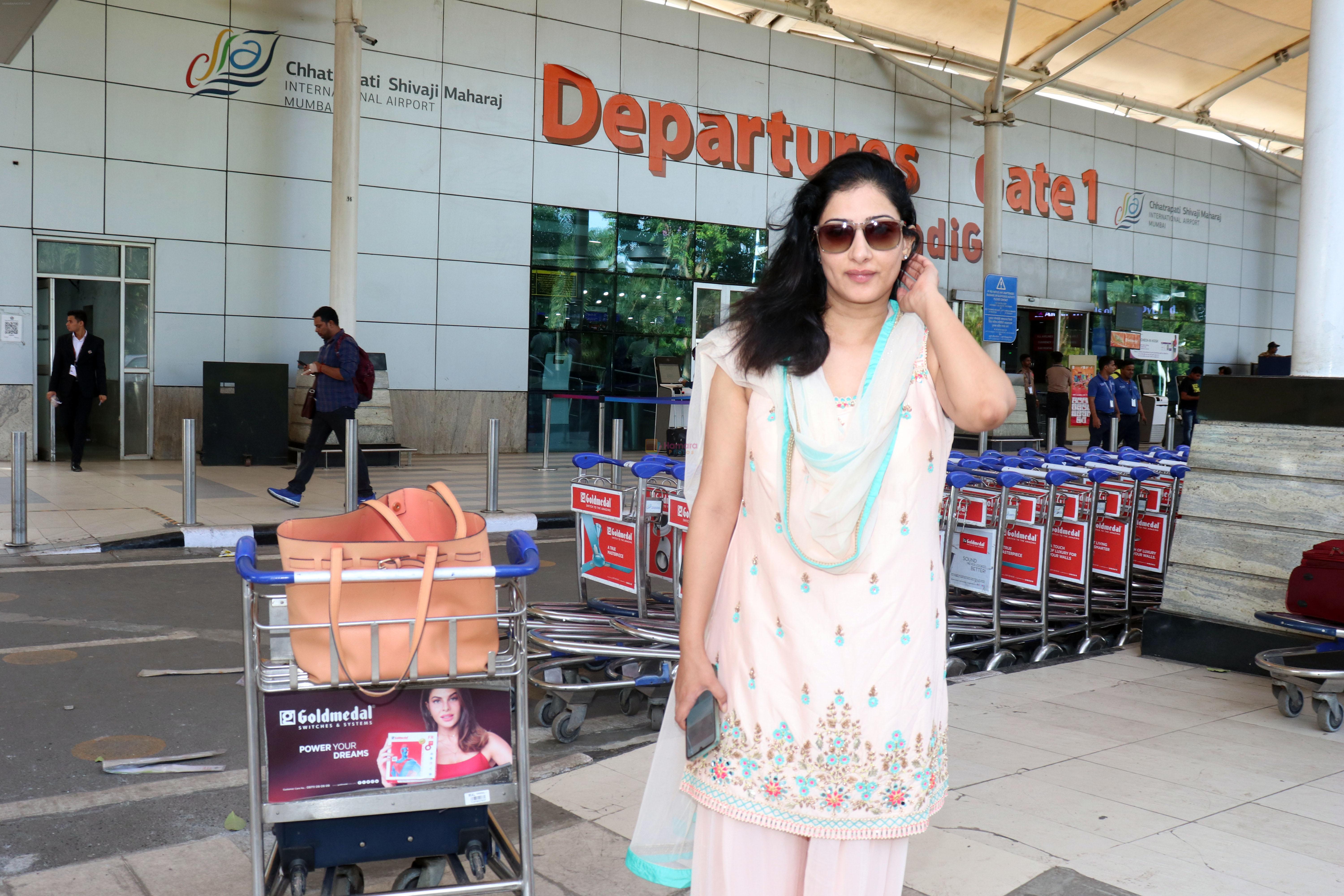 Niharica Raizada dressed in light pink chudidaar spotted at the airport on 15 Jun 2023