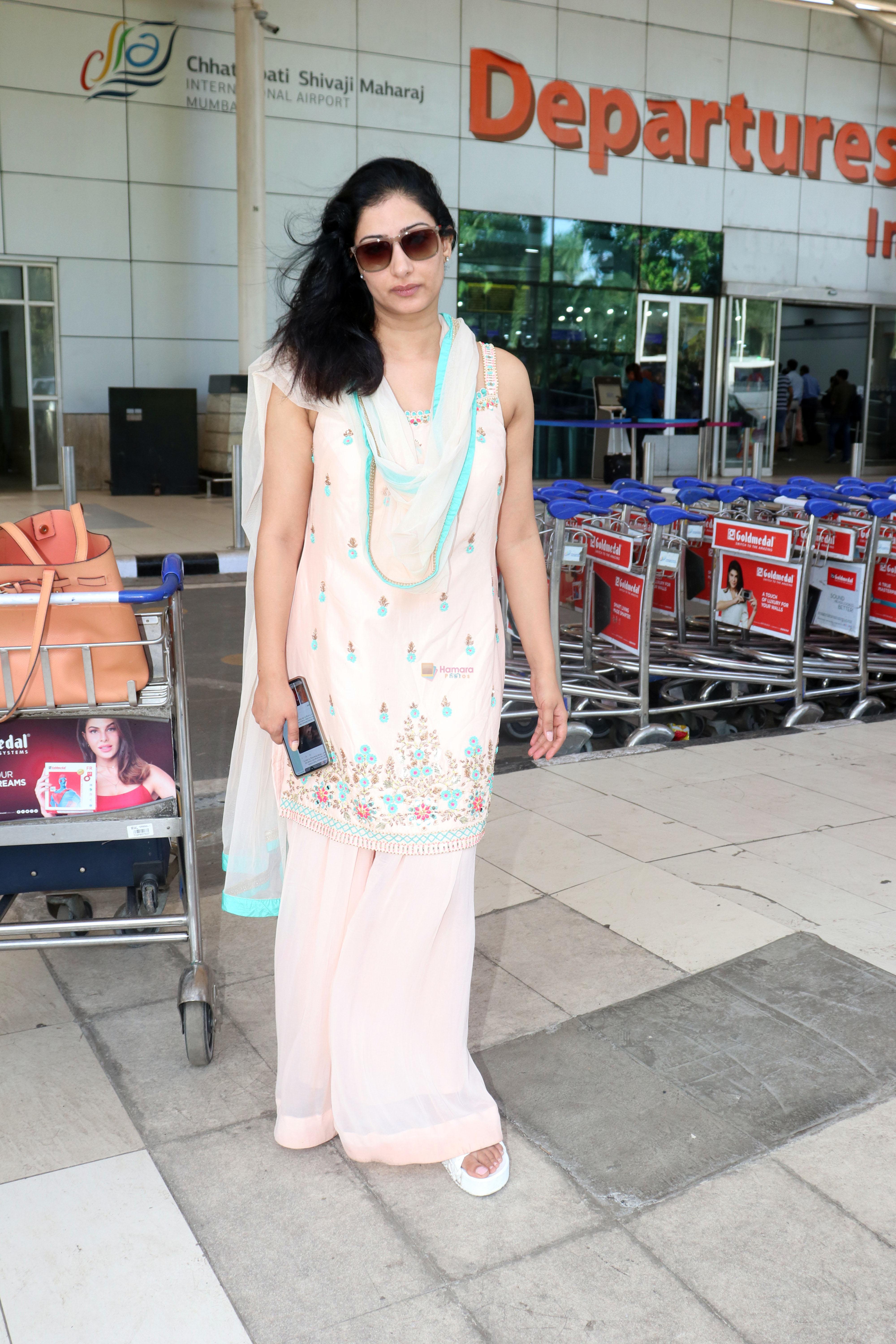 Niharica Raizada dressed in light pink chudidaar spotted at the airport on 15 Jun 2023