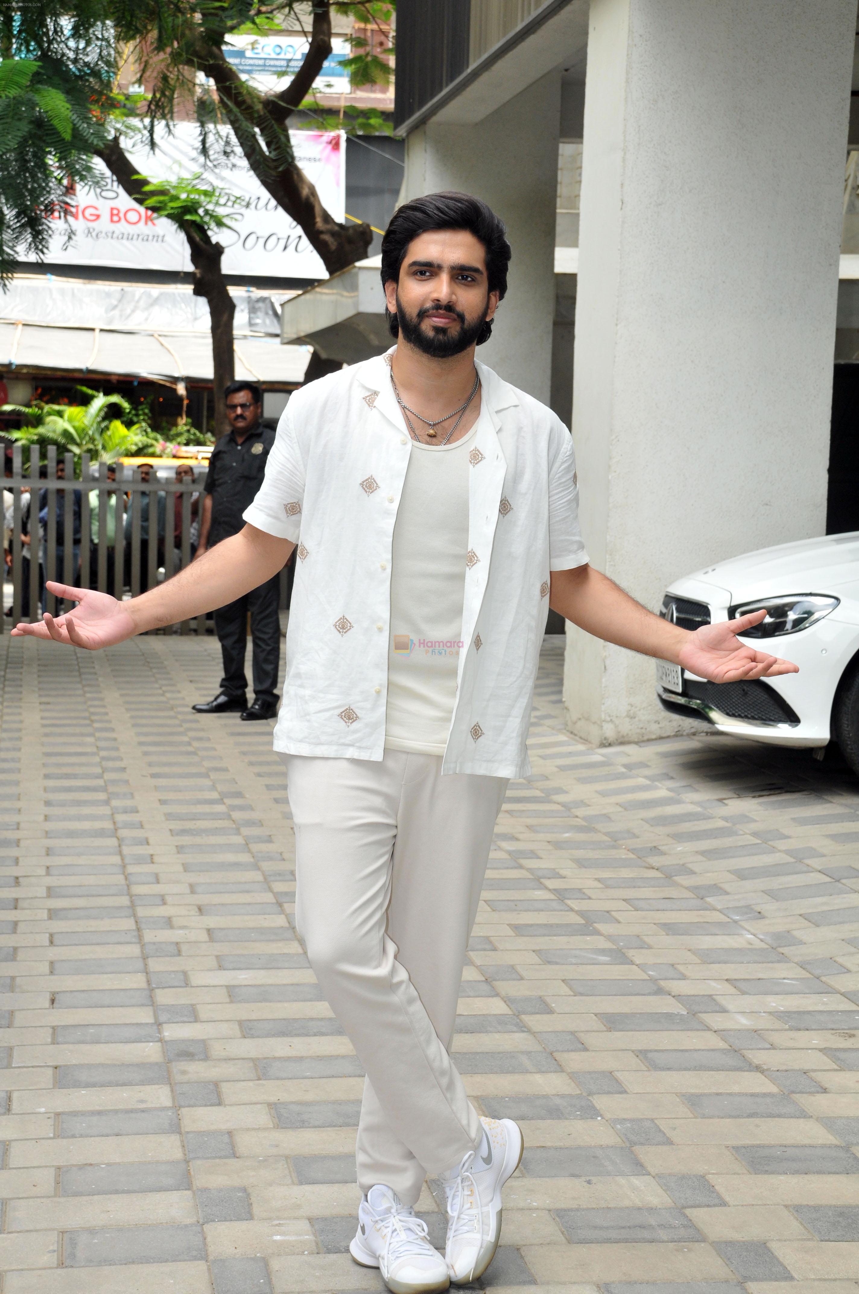 Amaal Mallik pose for the camera at the T-Series office on 19 Jun 2023