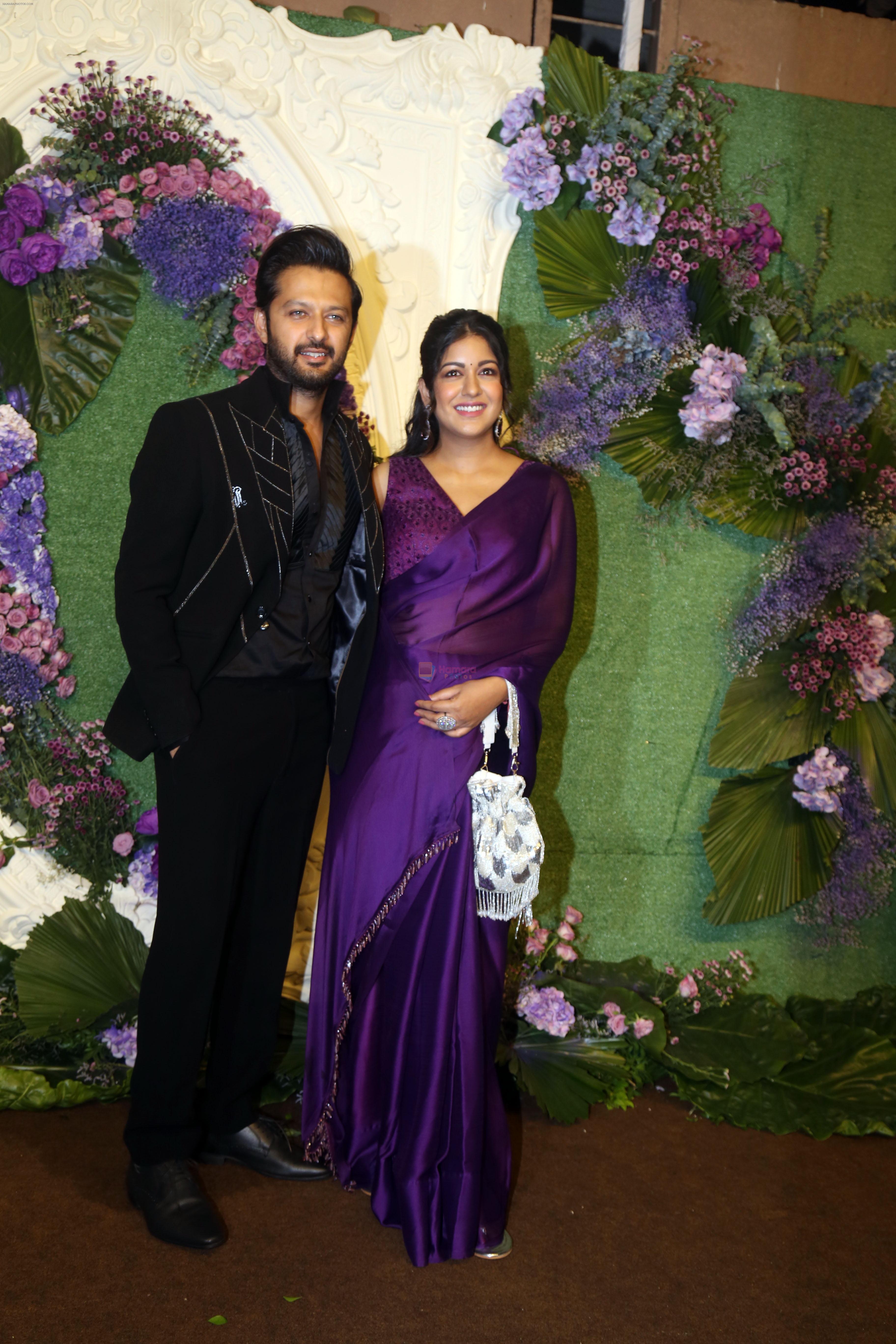 Vatsal Sheth with wife Ishita Dutta Pose for media at the reception of Karan Deol and Drisha Acharya on 18 Jun 2023