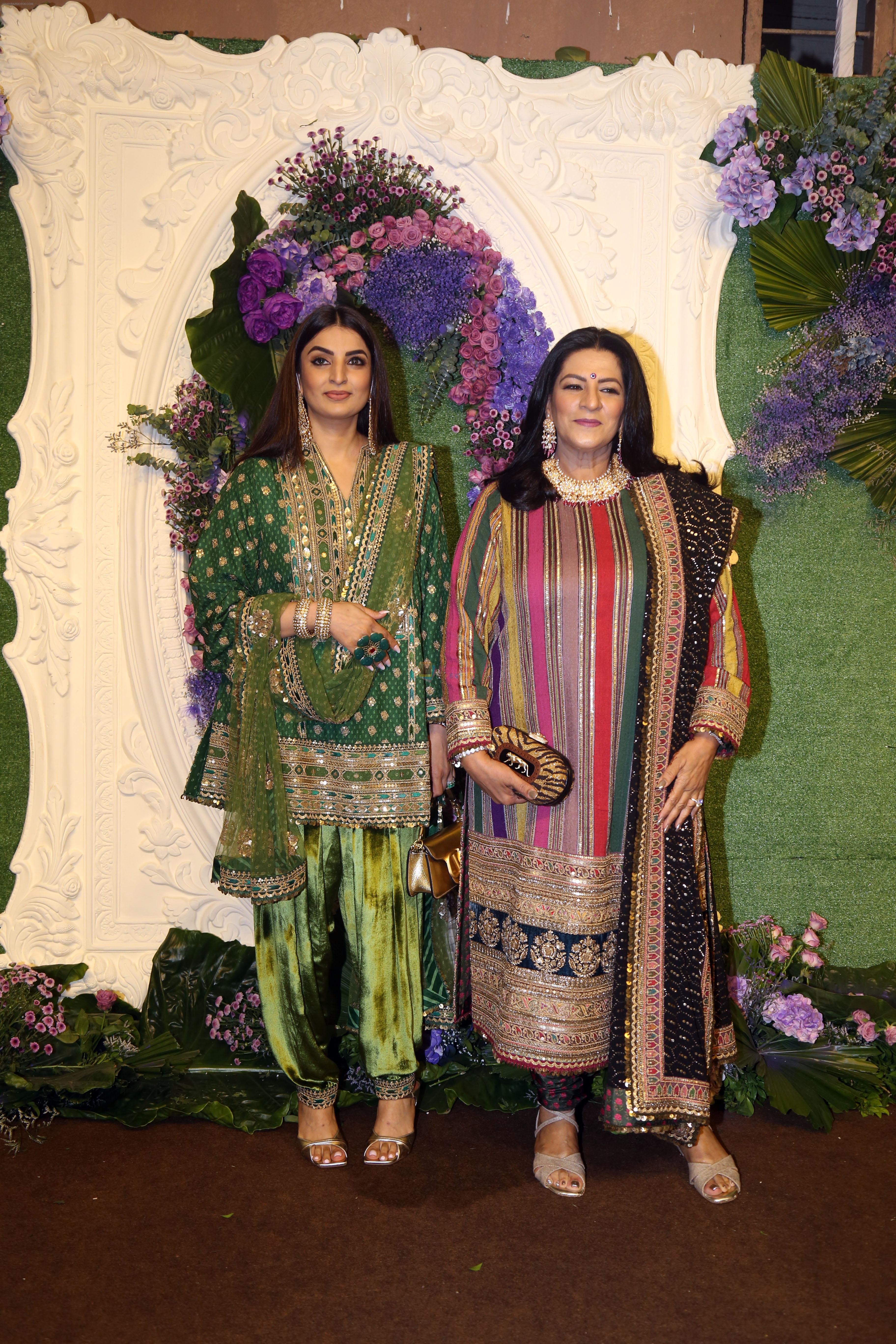 Ritika Bhavnani and Anju Bhavnani Pose for media at the reception of Karan Deol and Drisha Acharya on 18 Jun 2023