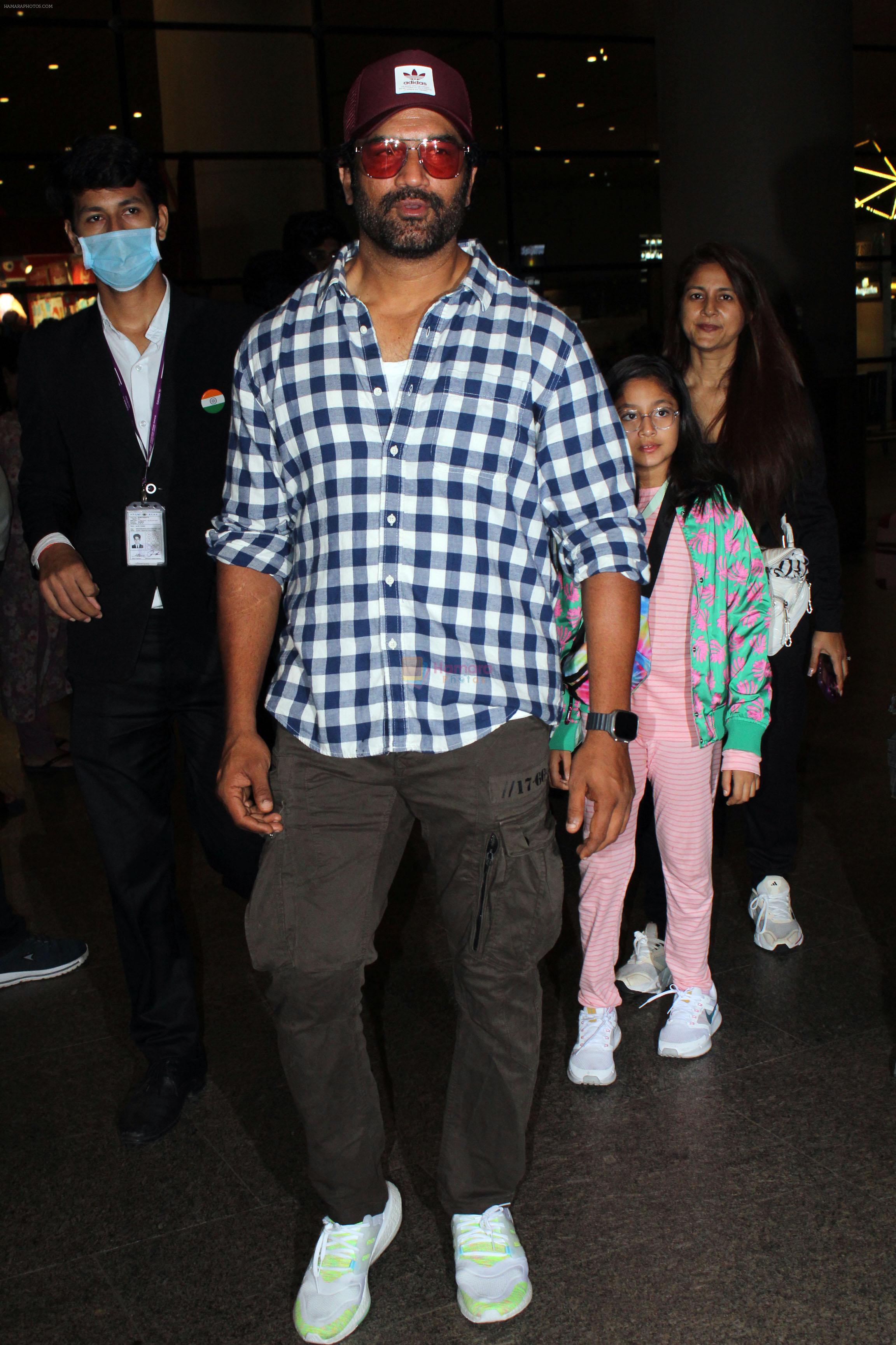 Sharad Kelkar with spouse Keerti Gaekwad Kelkar and daughter Kesha Kelkar seen at the airport on 20 Jun 2023