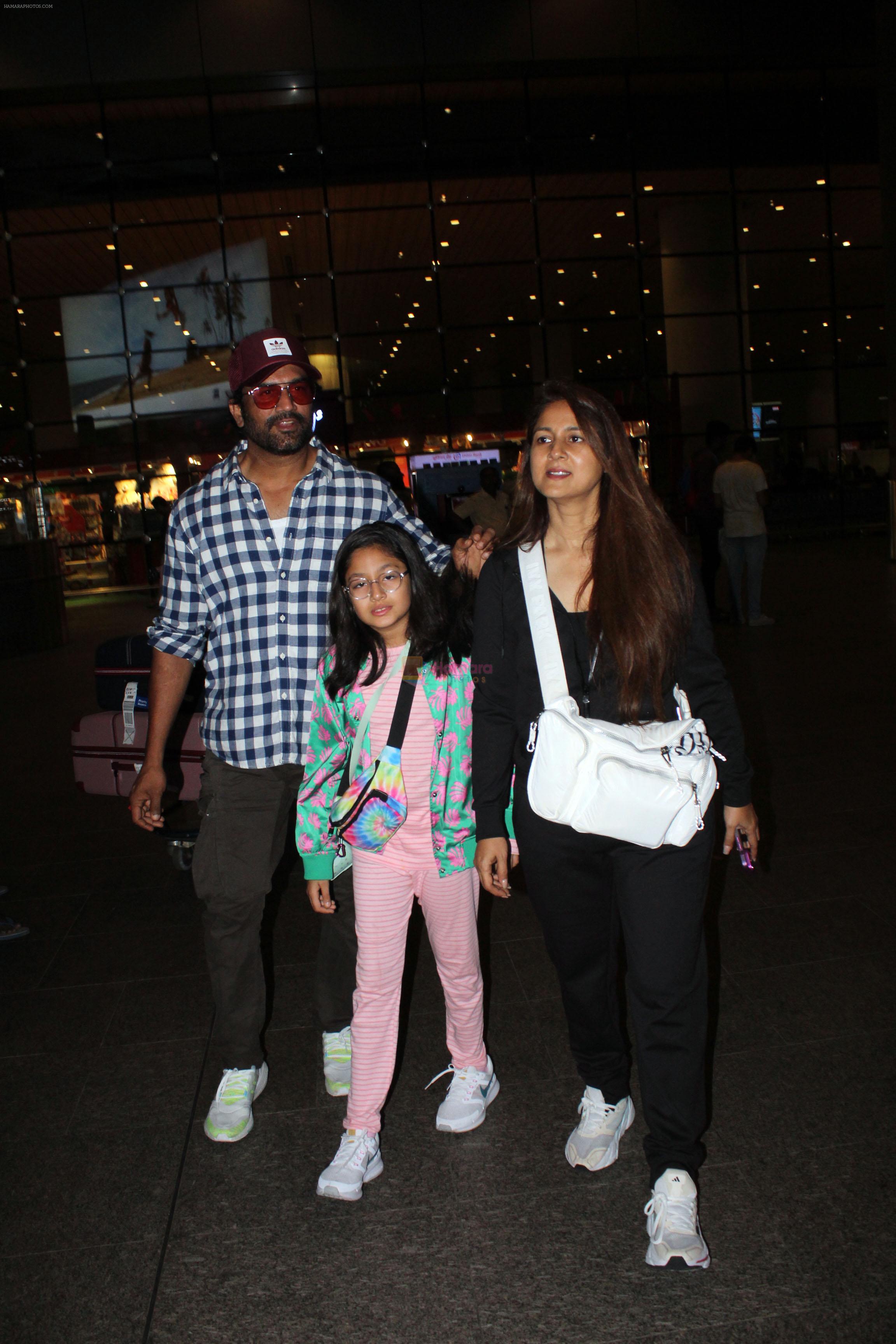 Sharad Kelkar with spouse Keerti Gaekwad Kelkar and daughter Kesha Kelkar seen at the airport on 20 Jun 2023