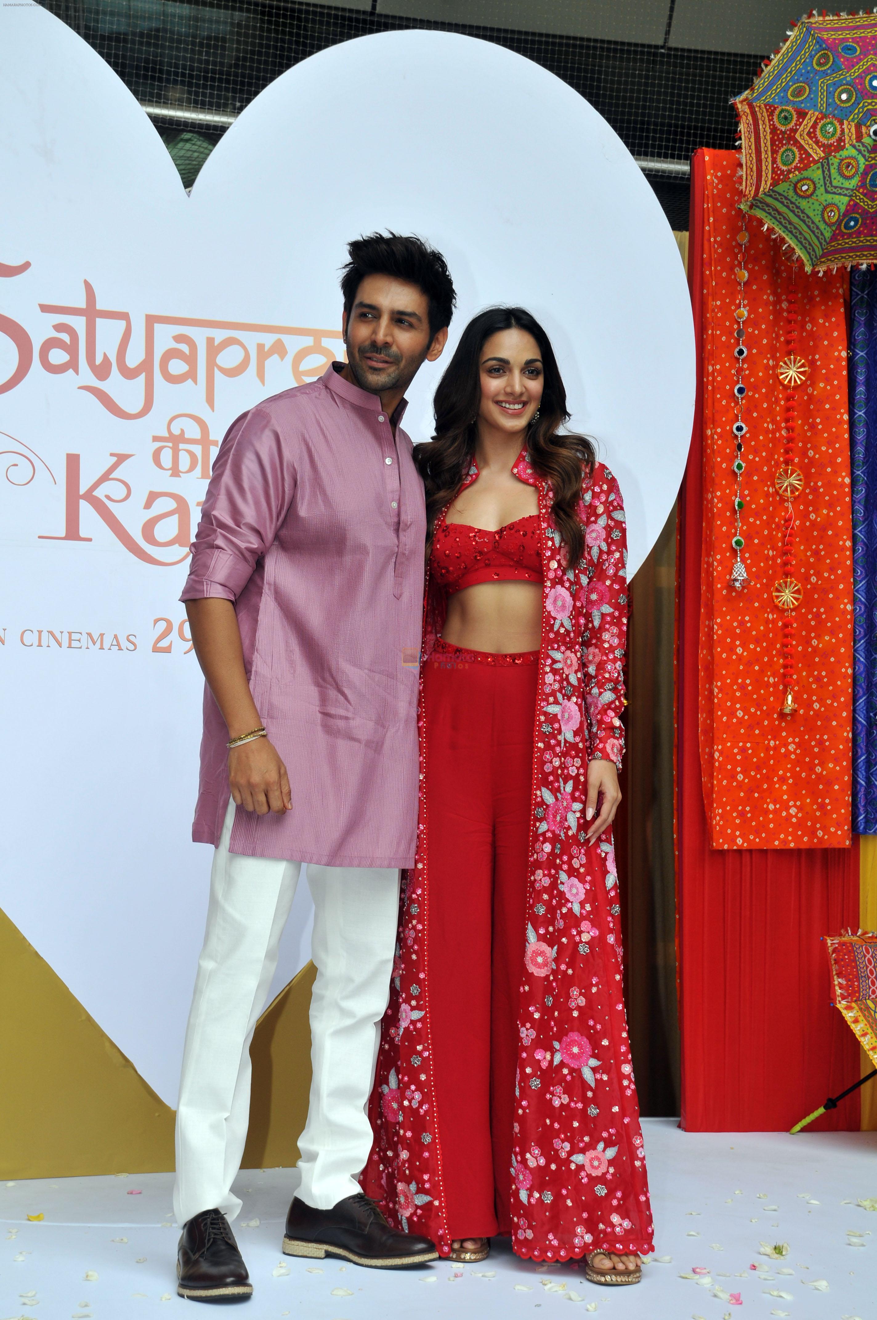 Kartik Aaryan and Kiara Advani promote song launch of Sun Sajni from movie Satyaprem Ki Katha on 21 Jun 2023