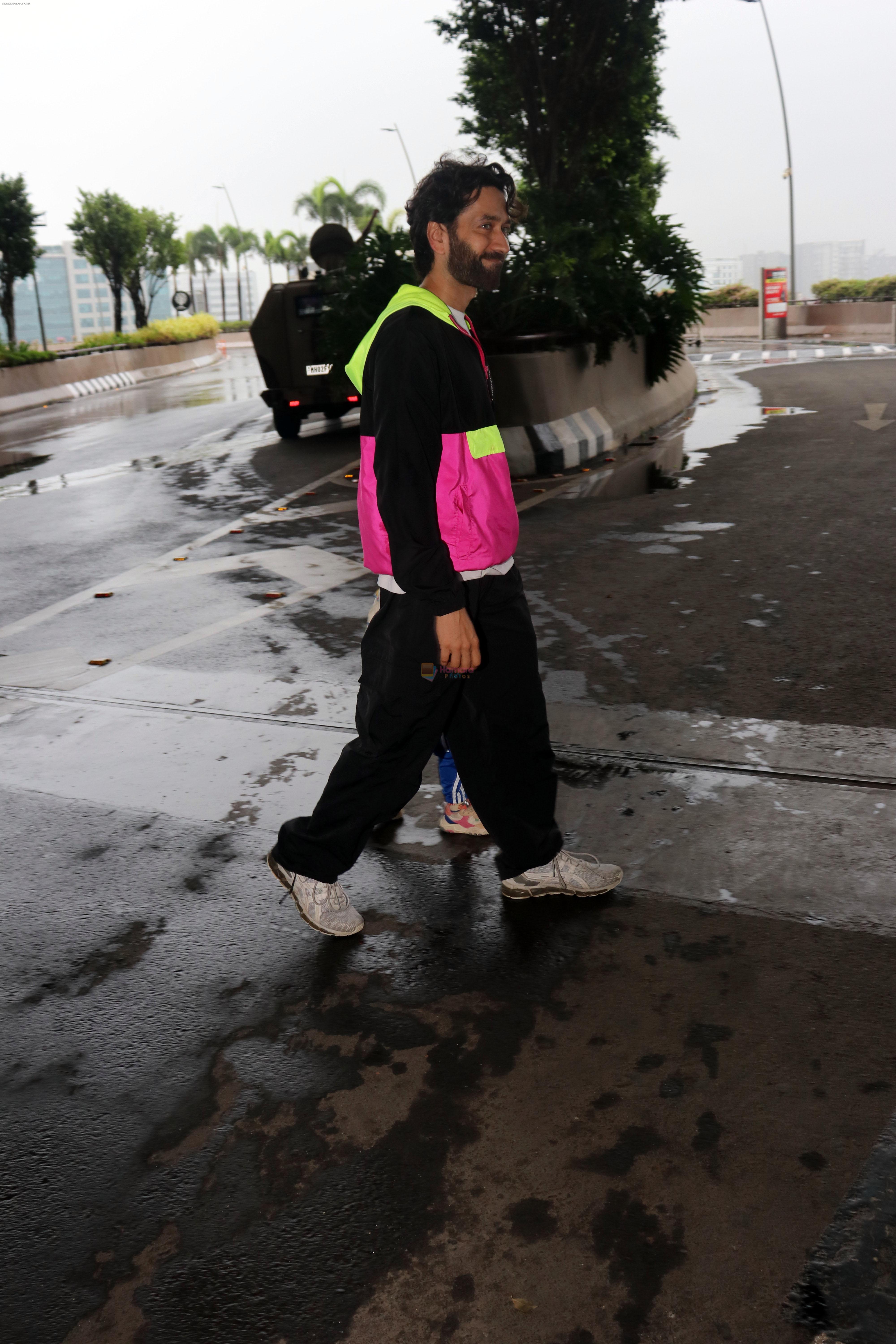 Nakuul Mehta and son Sufi seen at the airport on 28 Jun 2023