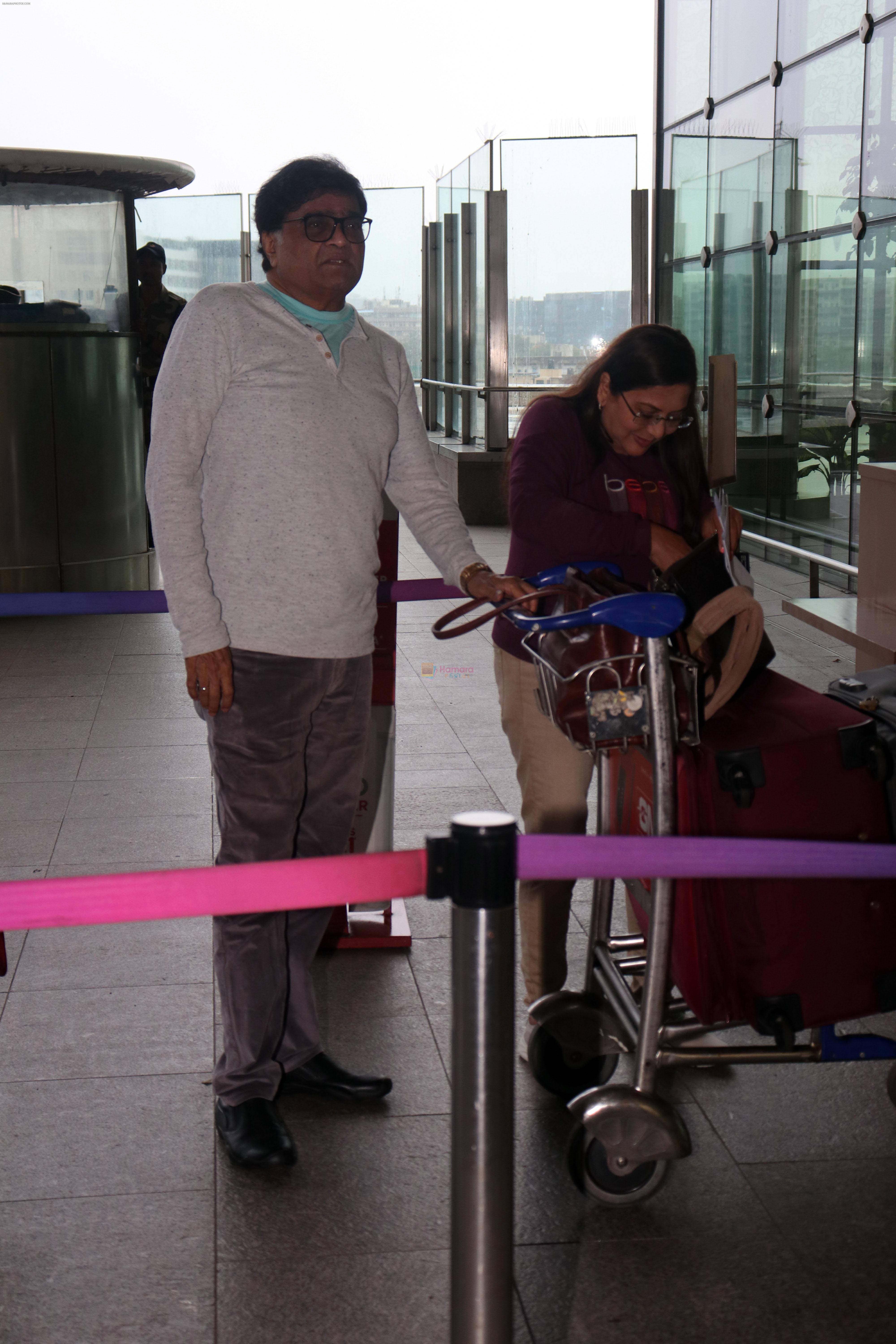 Ashok Saraf with spouse Nivedita Joshi Saraf seen at the airport on 28 Jun 2023