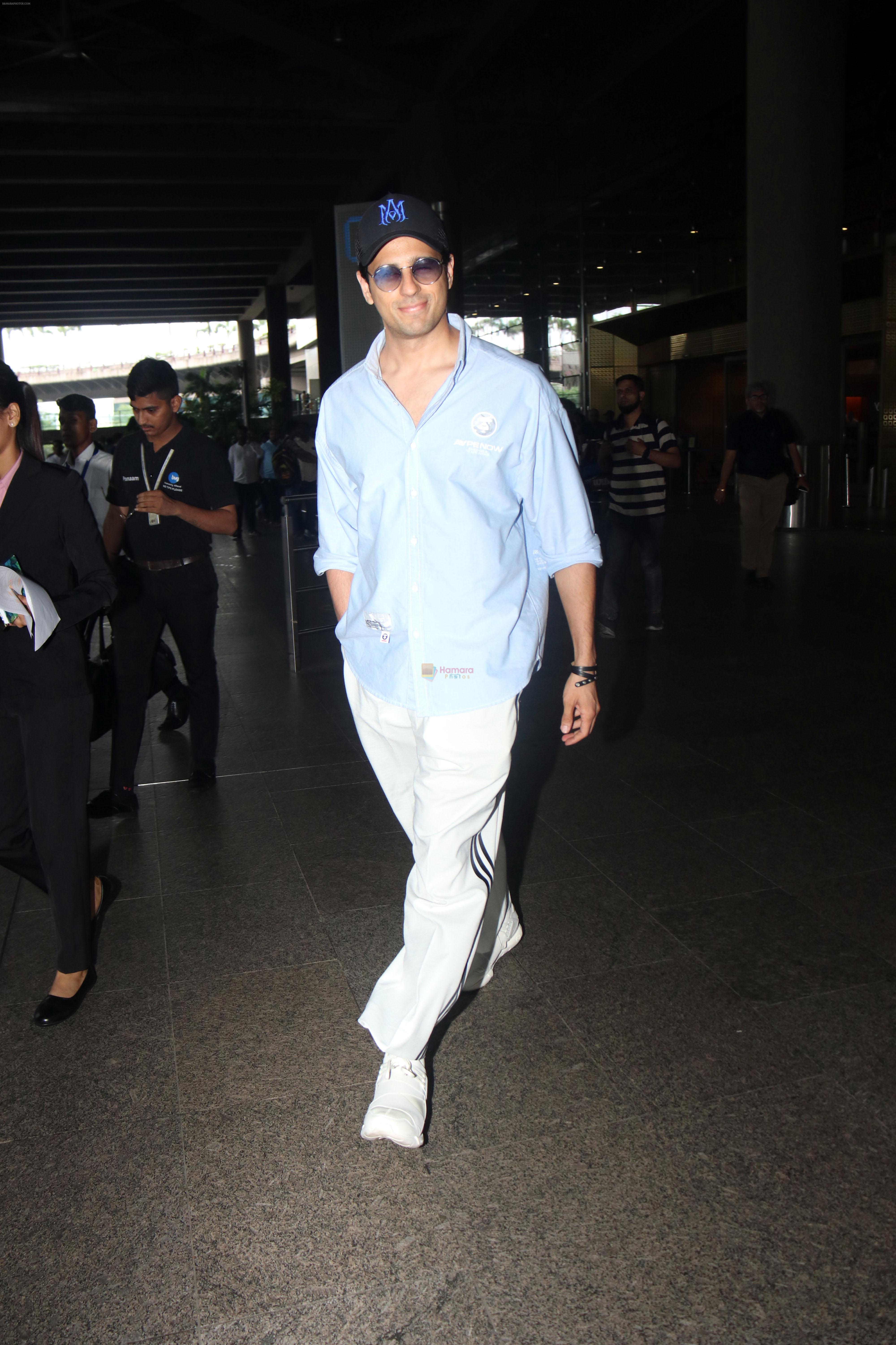 Sidharth Malhotra wearing M.A. Logo Trucker Hat Black Blue seen at the airport on 28 Jun 2023