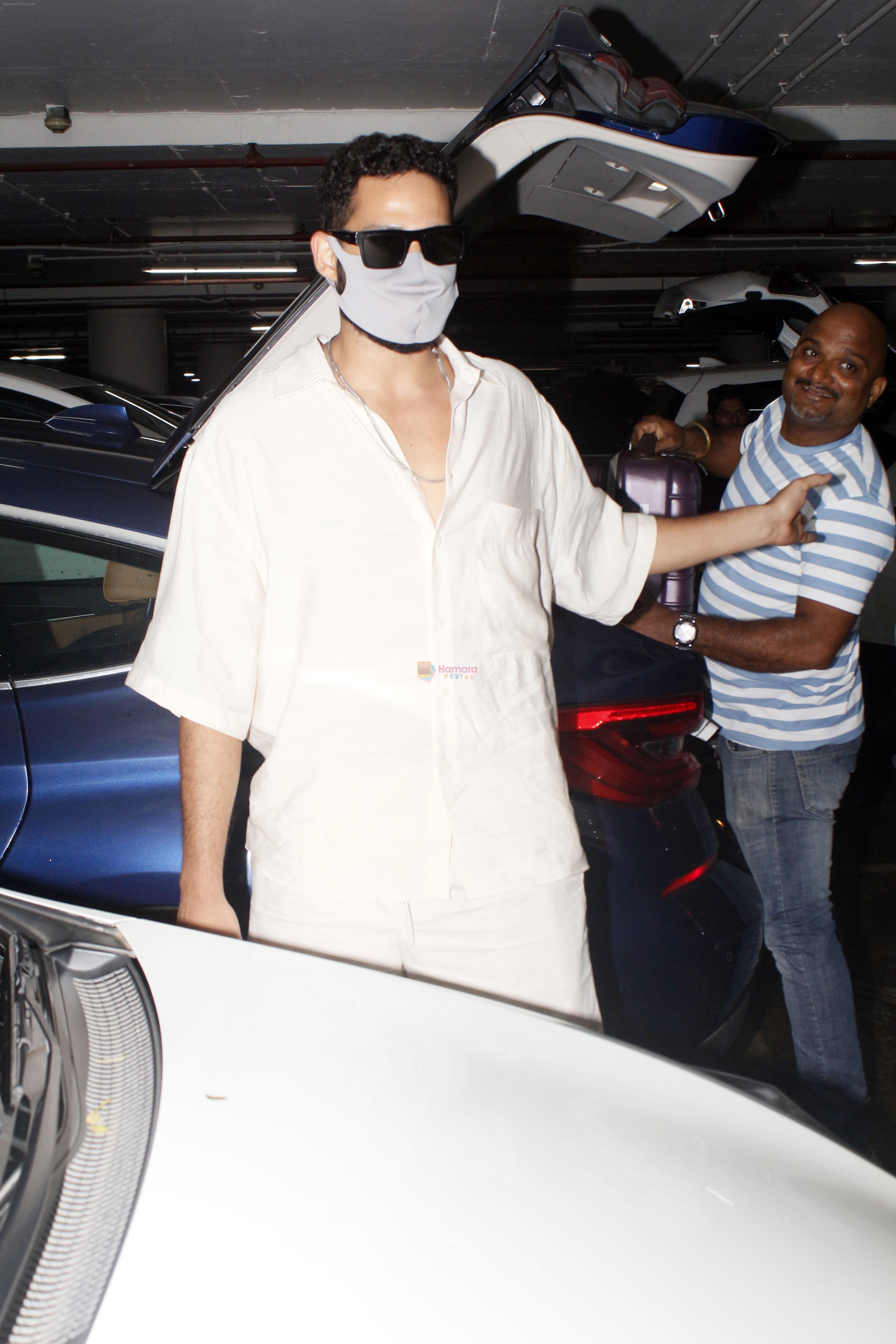 Siddhant Chaturvedi seen at the airport on 4 July 2023