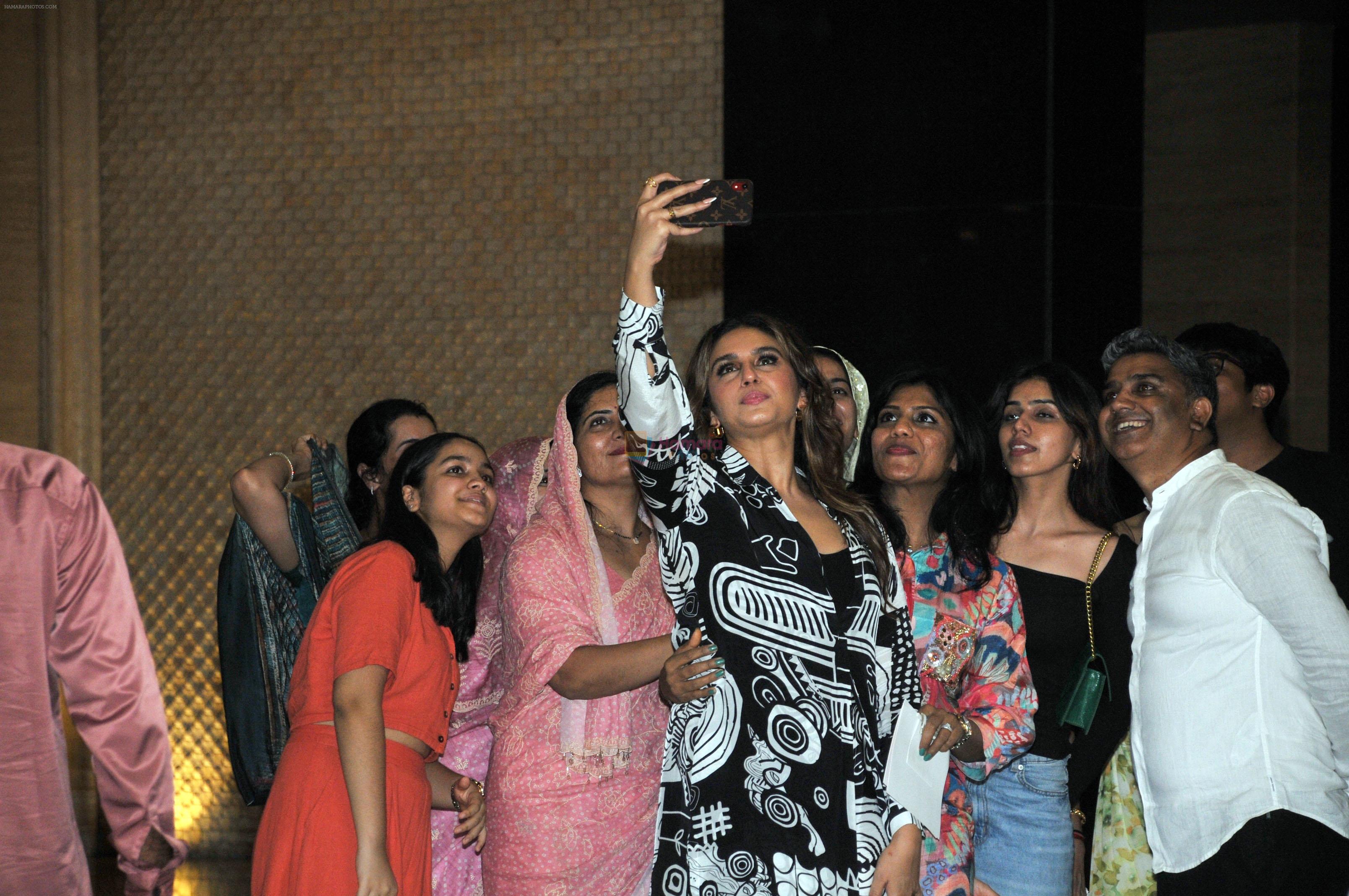 Huma Qureshi at Kanika Dhillon and Himanshu Sharma's House Warming party at Andheri on 15 July 2023