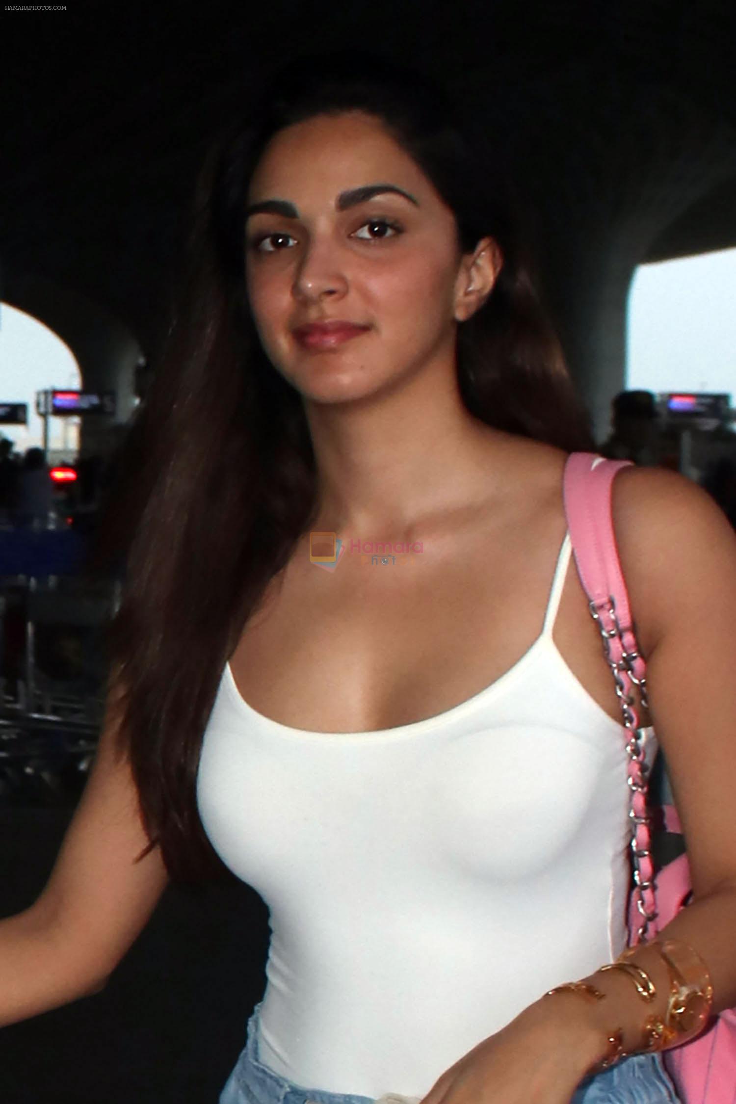 Kiara Advani seen at the airport on 19 July 2023