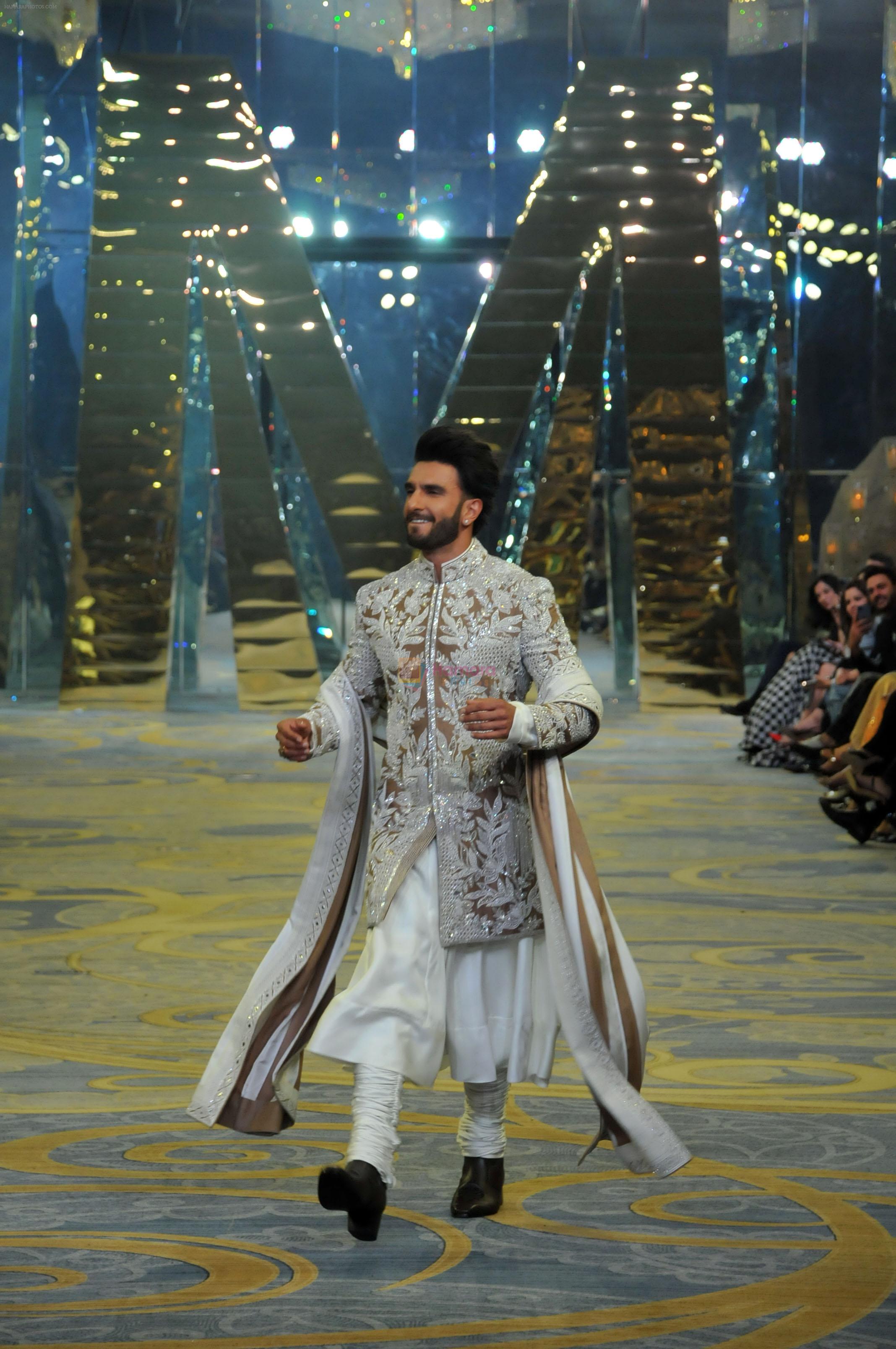 Ranveer Singh attends The Bridal Couture Show by Manish Malhotra in Mumbai on 20 July 2023