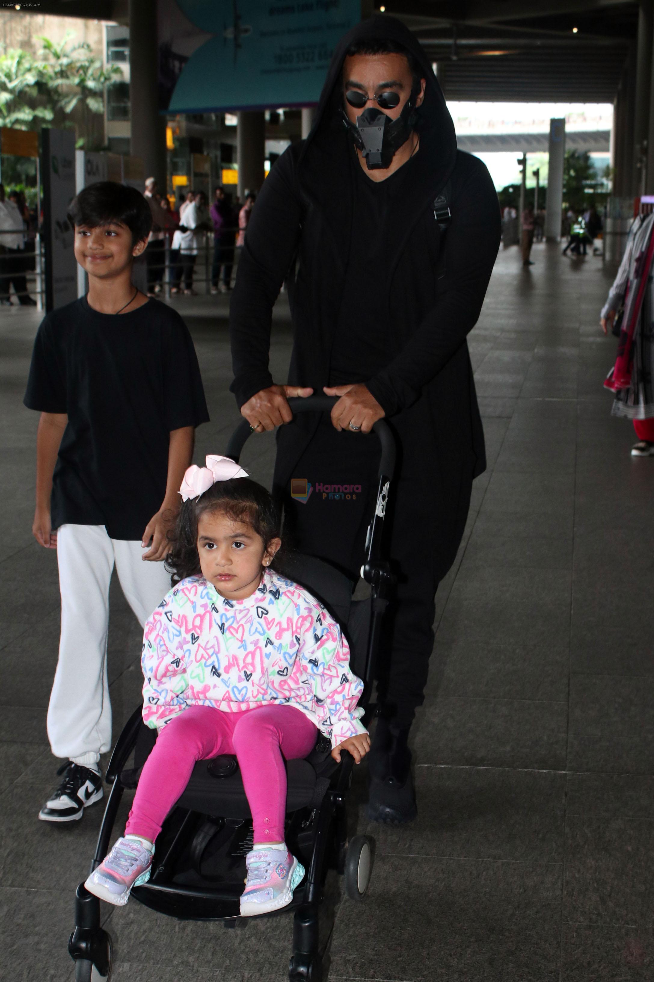 Raj Kundra, Samisha Raj Kundra, Vivaan Raj Kundra seen at the airport on 21 July 2023
