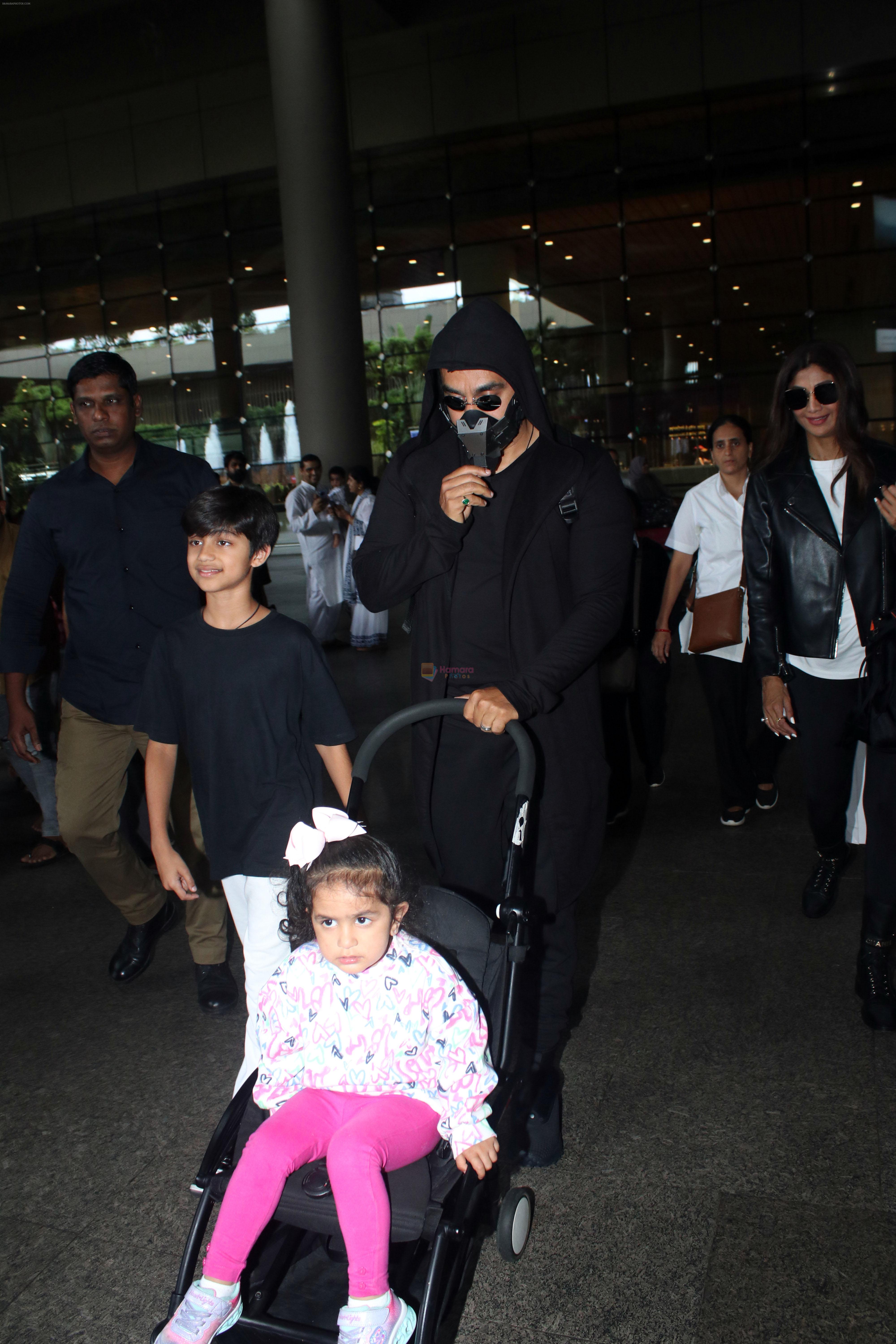 Raj Kundra, Samisha Raj Kundra, Shilpa Shetty, Vivaan Raj Kundra seen at the airport on 21 July 2023
