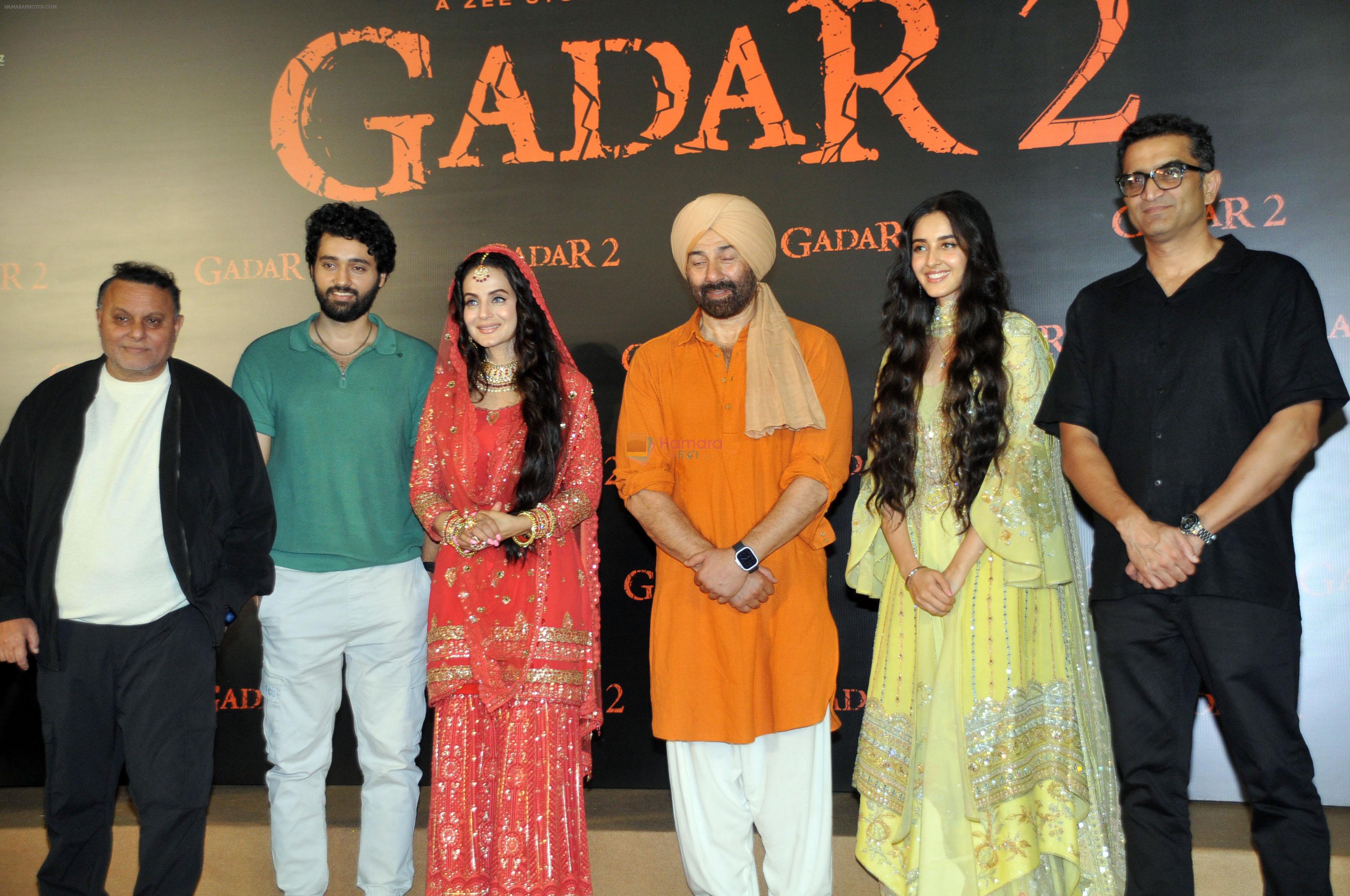 Ameesha Patel, Anil Sharma, Guest, Simrat Kaur, Sunny Deol, Utkarsh Sharma at the trailer launch of film Gadar 2 on 26 July 2023