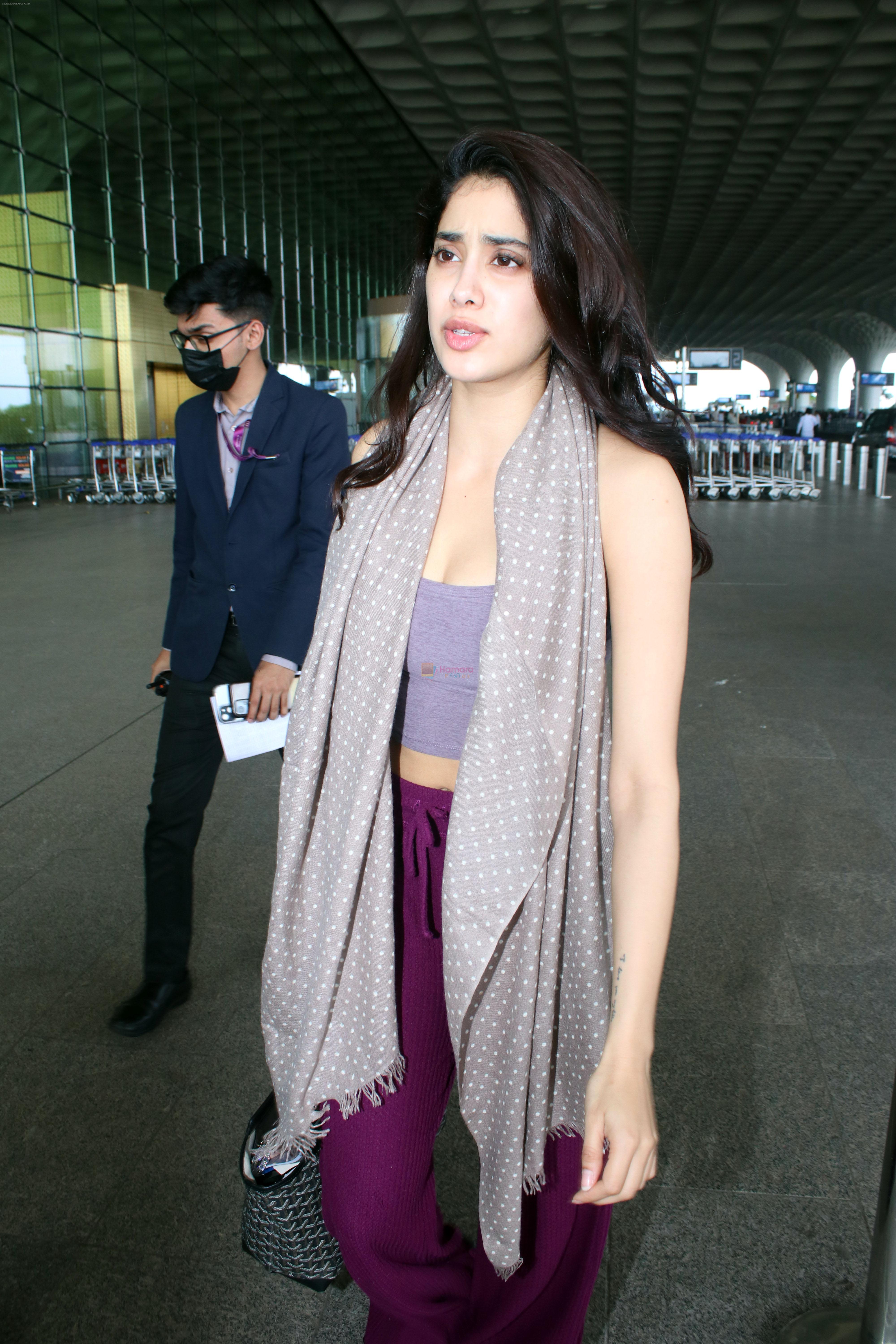 Janhvi Kapoor Spotted at the Airport on 9th August 2023