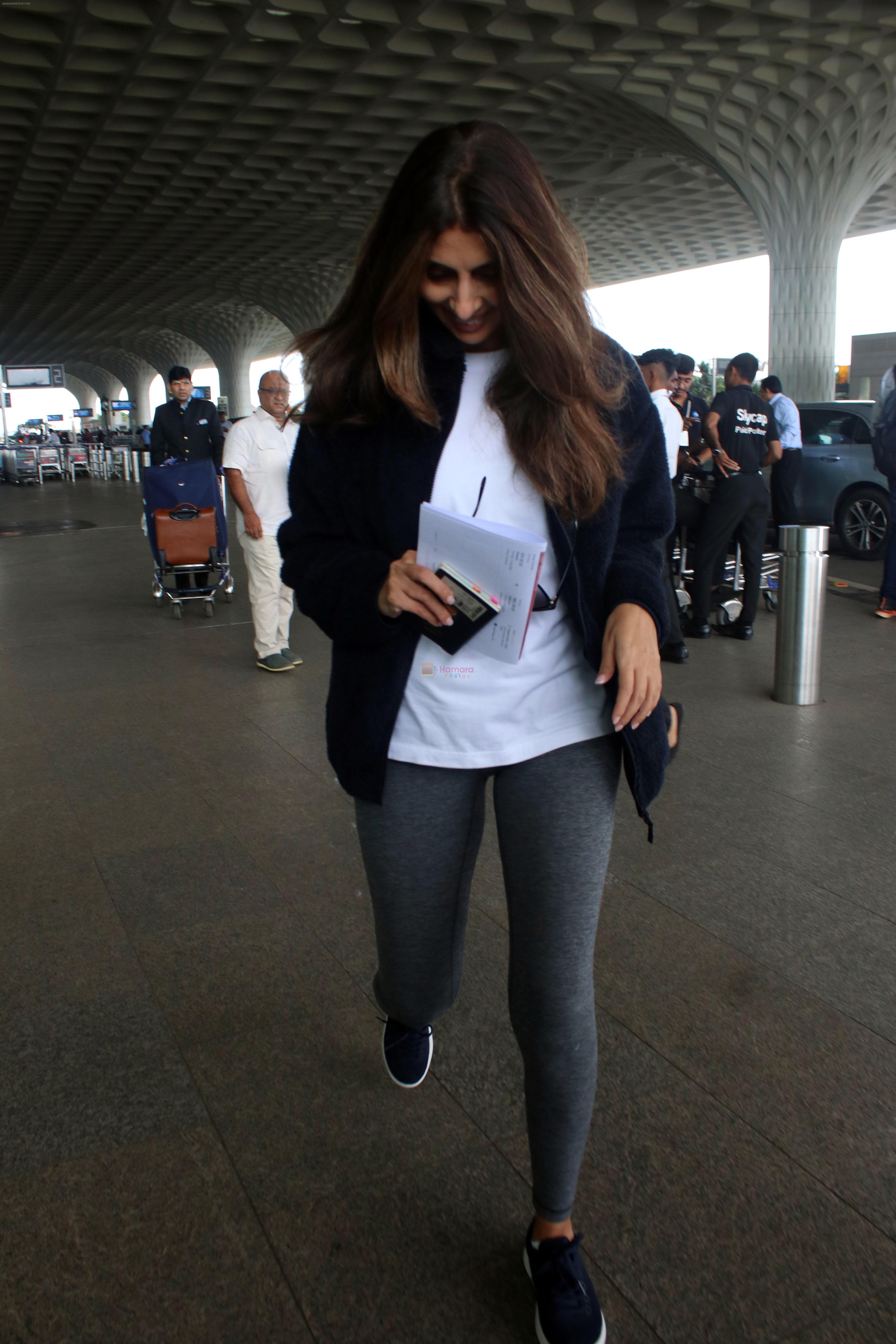 Shweta Bachchan-Nanda spotted at airport departure on 9th August 2023