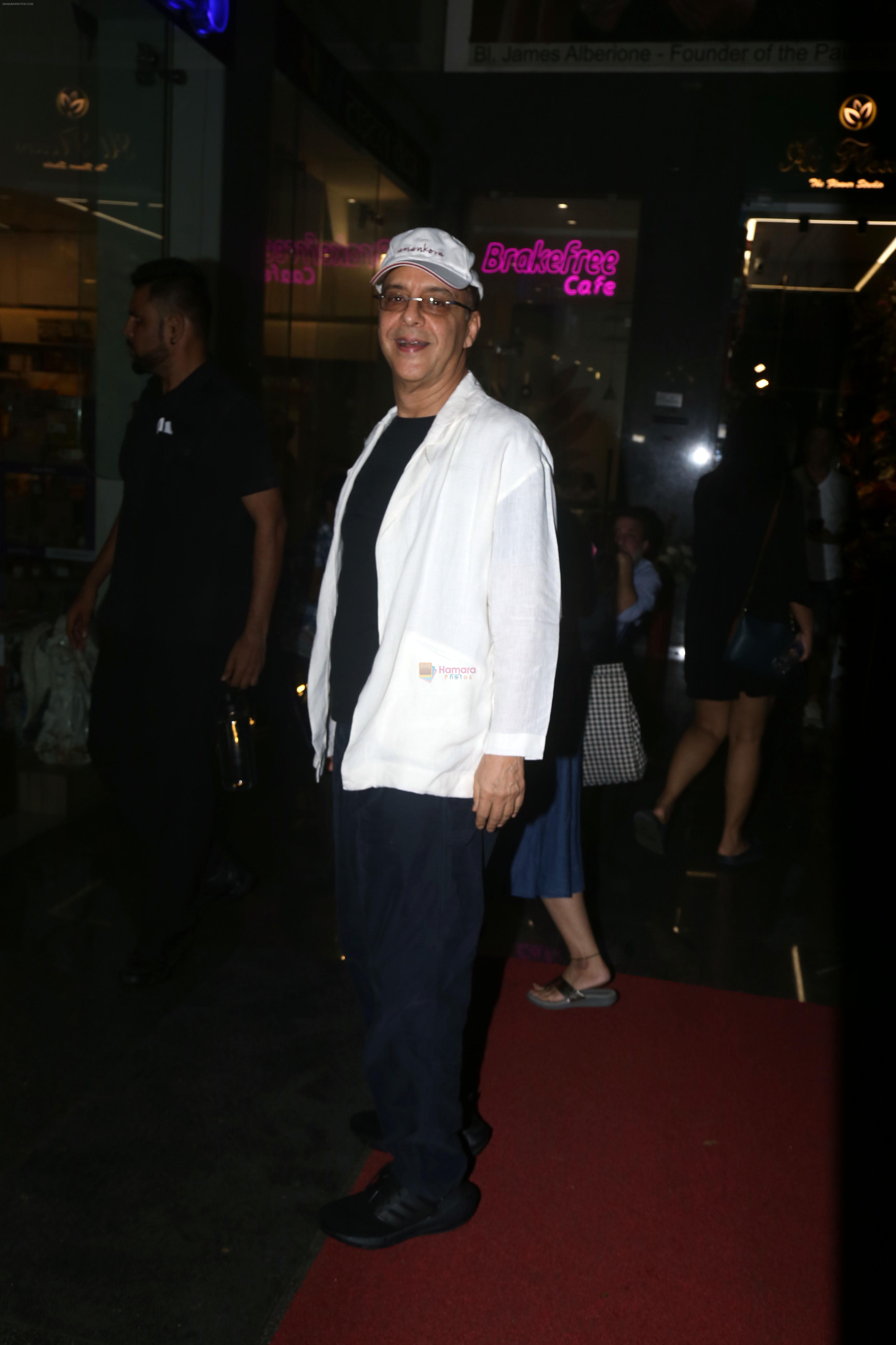 Vidhu Vinod Chopra at the Book Launch of ONE The Story of the Ultimate Myth by Mansoor Khan on 21st August 2023