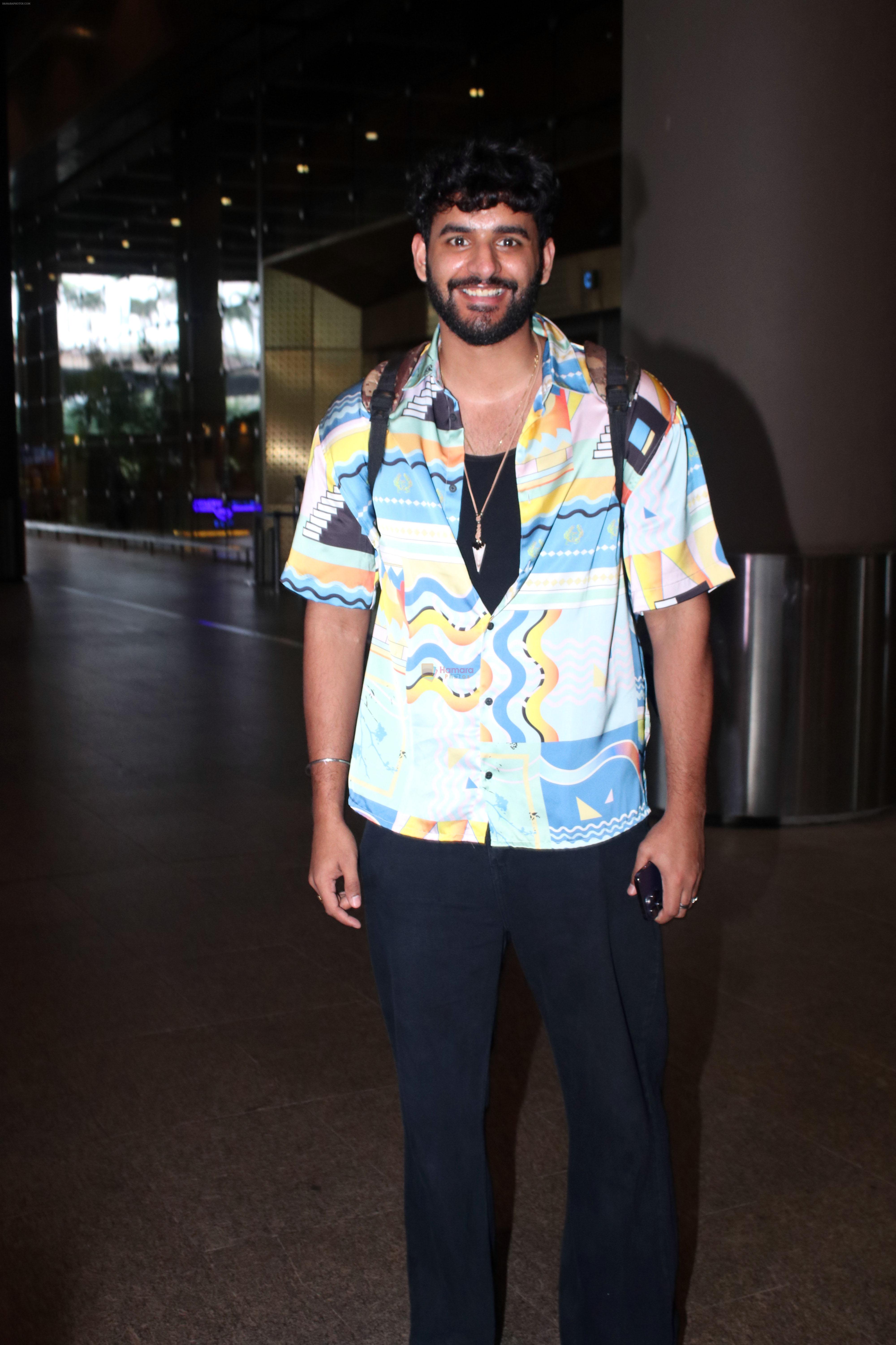 Abhishek Malhan Spotted At Airport on 7th Sept 2023