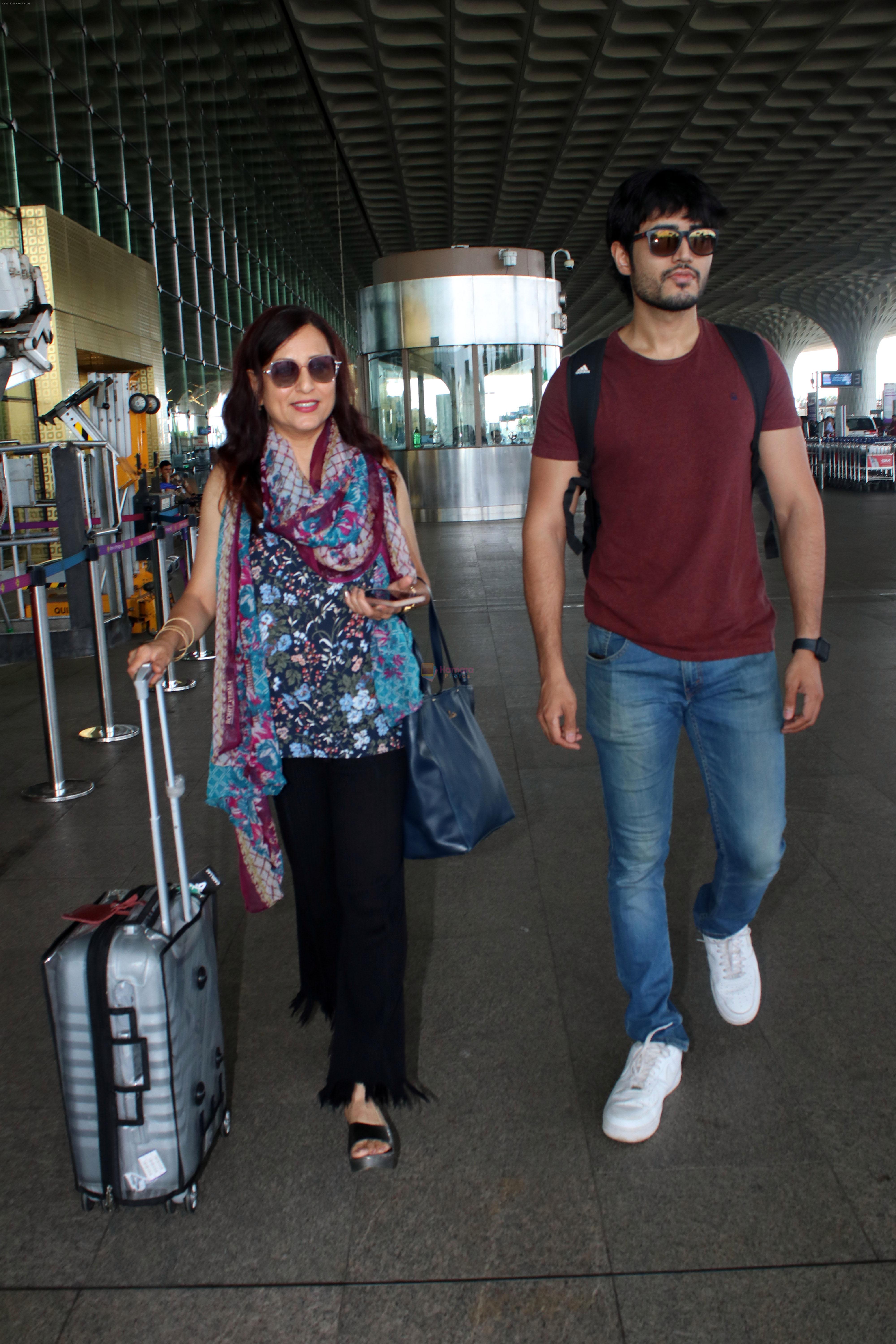 Kishori Shahane, Bobby Vij Spotted At Airport Departure on 13th Sept 2023