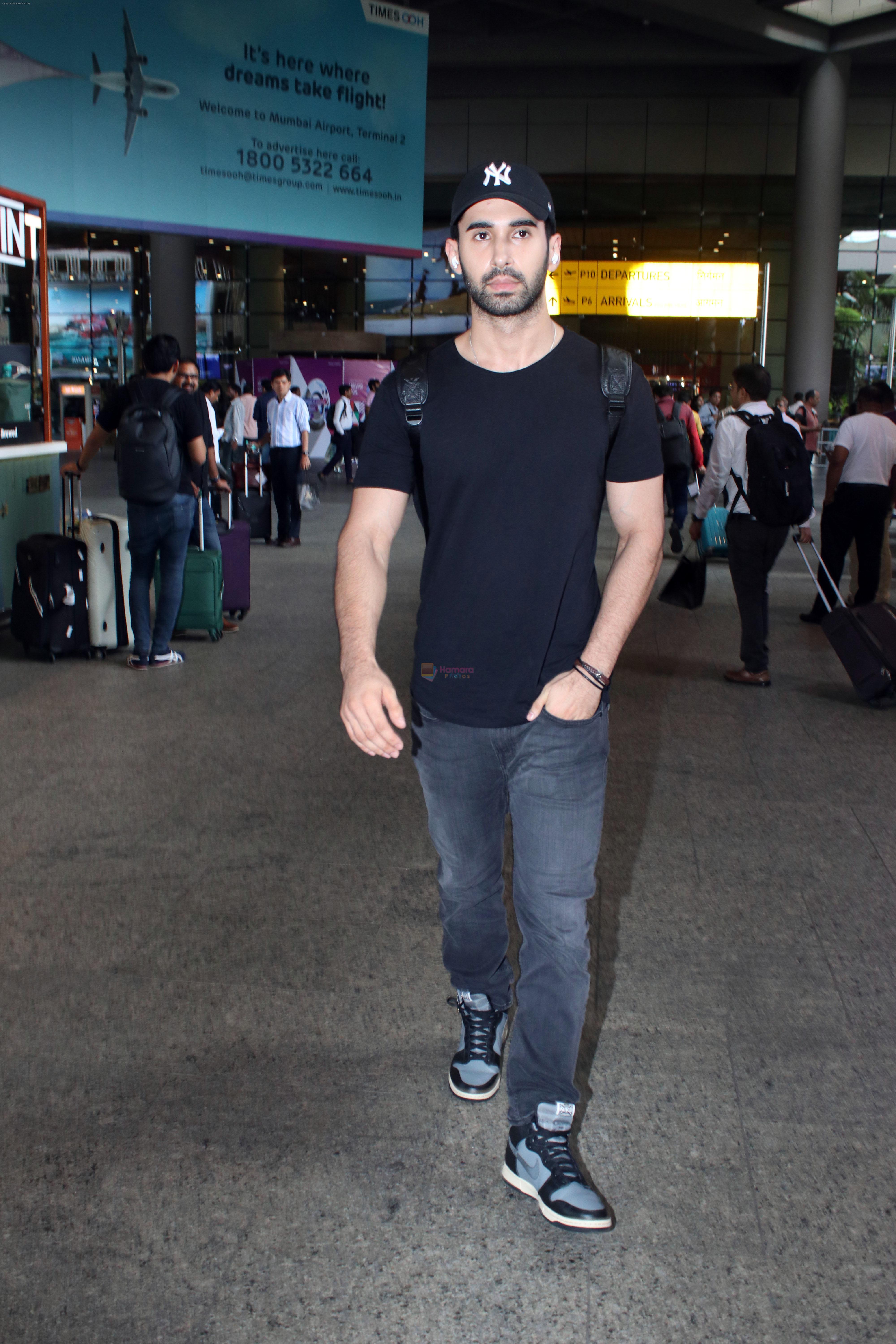 Laksh Lalwani Spotted At Airport on 15th Sept 2023