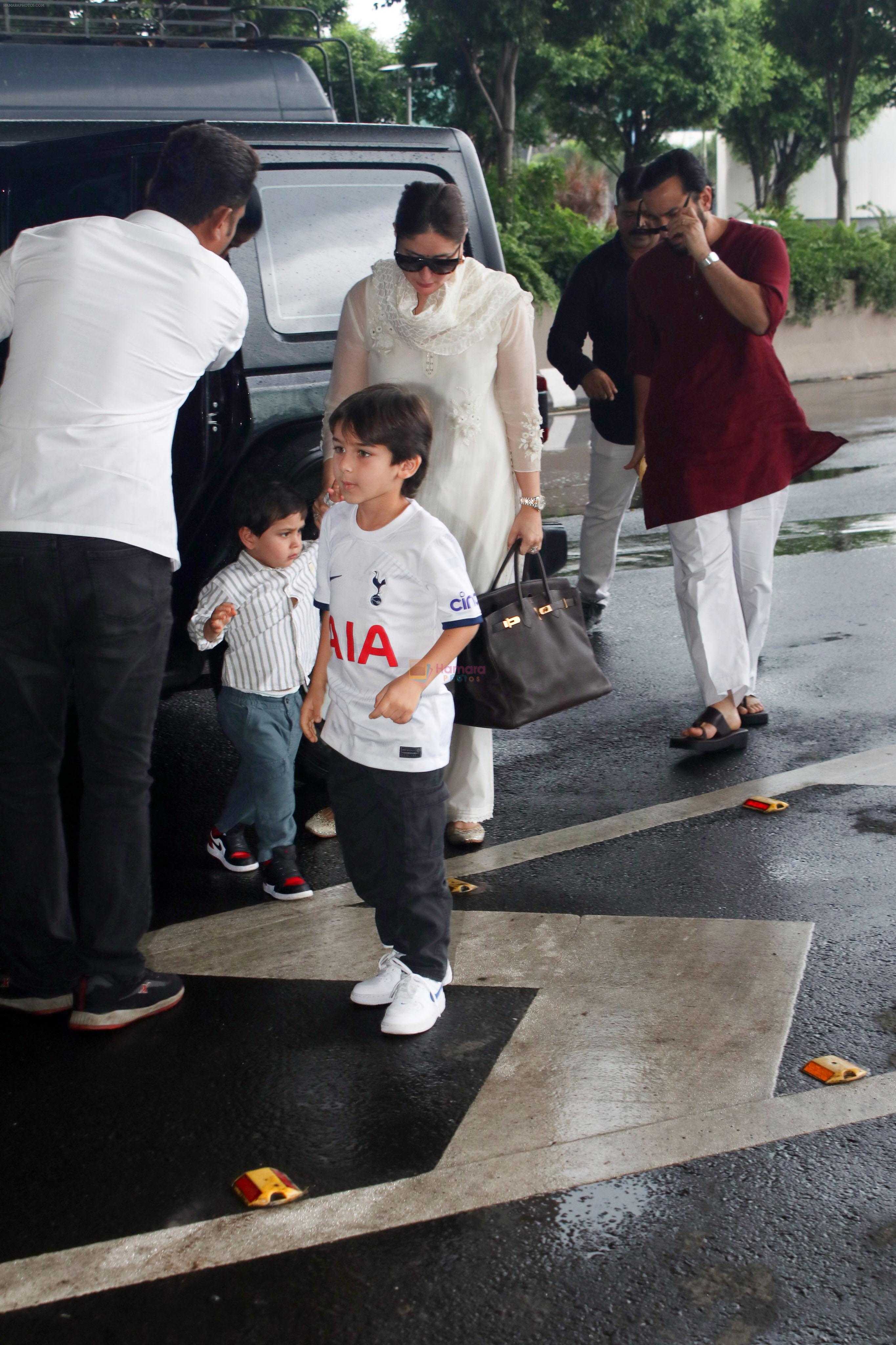 Jeh Ali Khan, Kareena Kapoor, Saif Ali Khan, Taimur Ali Khan Spotted At Airport Departure on 17th Sept 2023