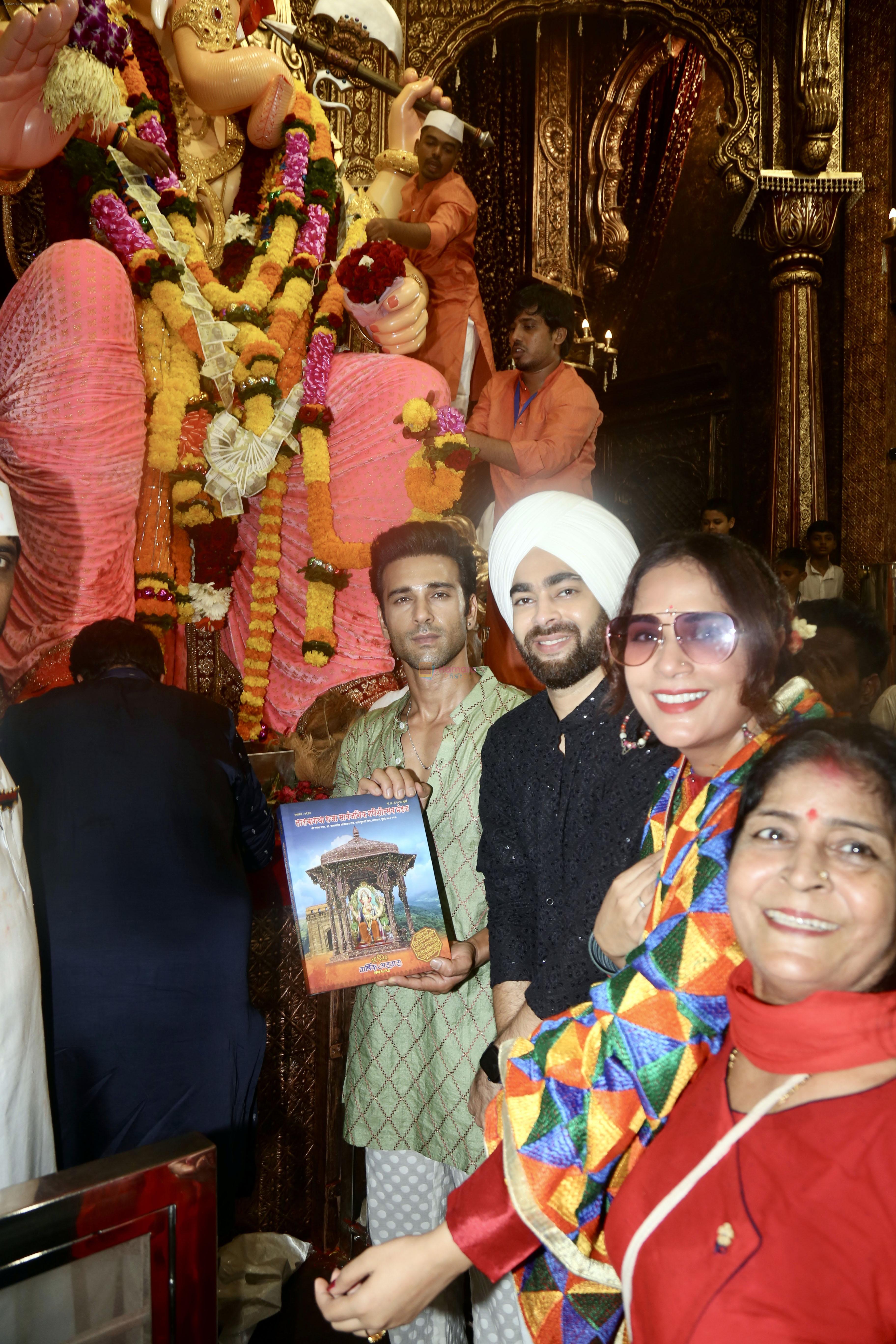 Manjot Singh, Pulkit Samrat, Richa Chadha at Lalbaugcha Raja Temple on 19th Sept 2023