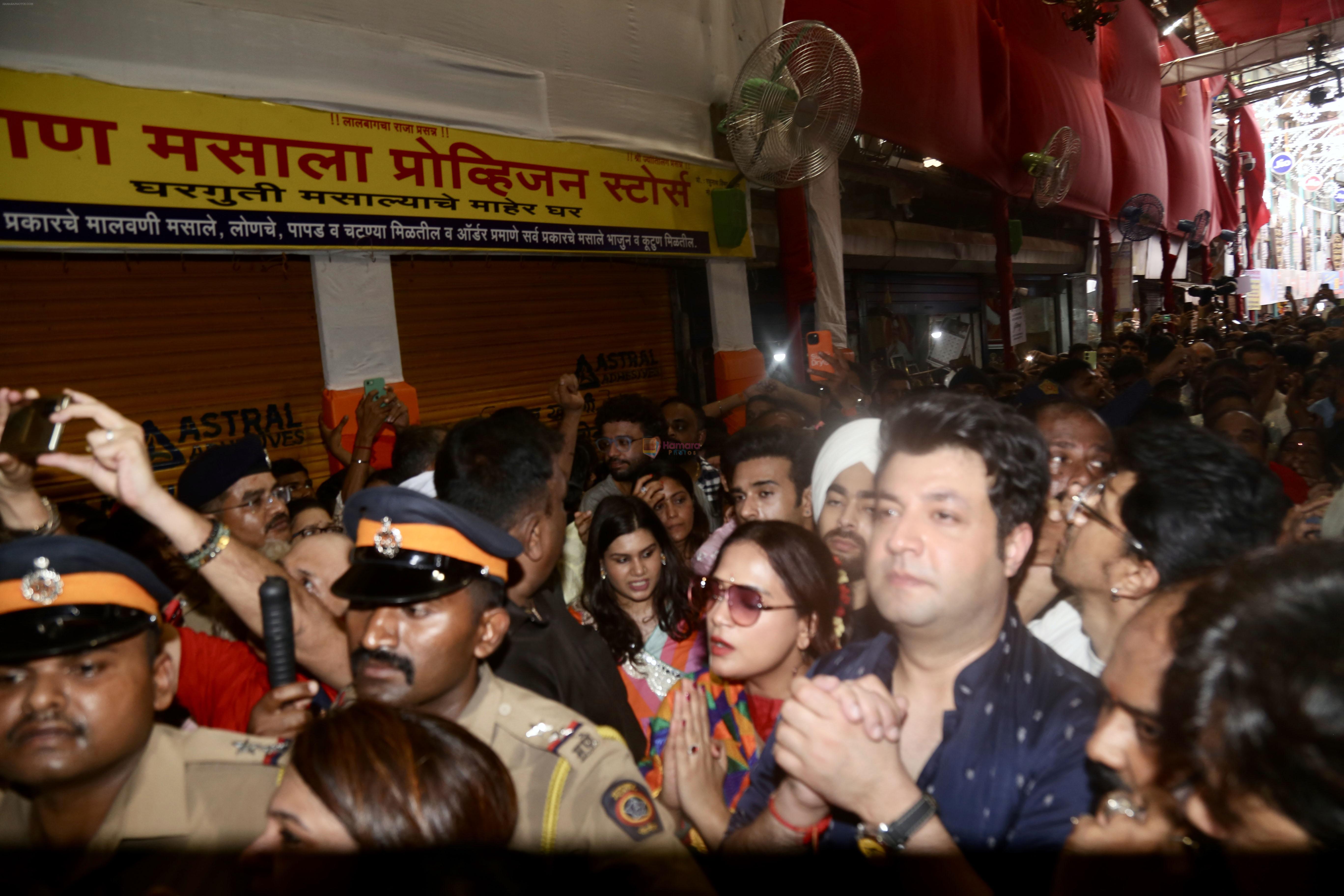 Manjot Singh, Pulkit Samrat, Richa Chadha, Varun Sharma at Lalbaugcha Raja Temple on 19th Sept 2023